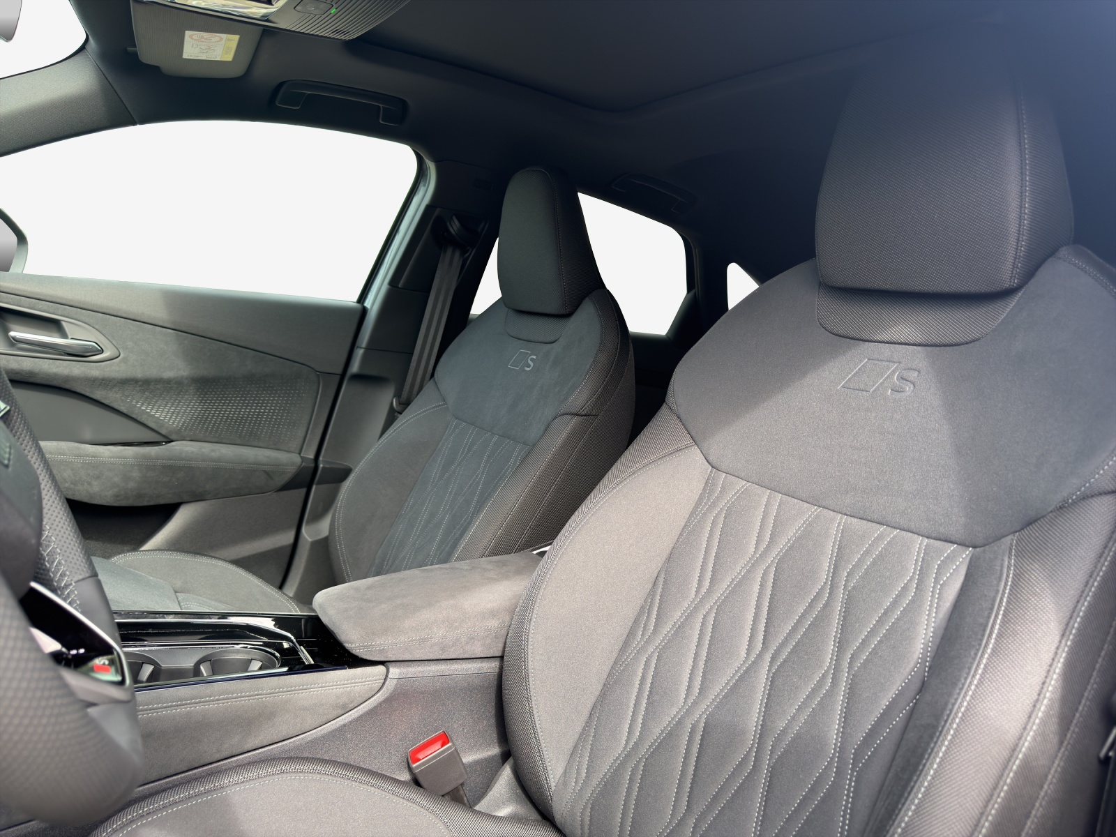 AUDI Q3 SUV e-hybrid 200 kW S tronig-image-14
