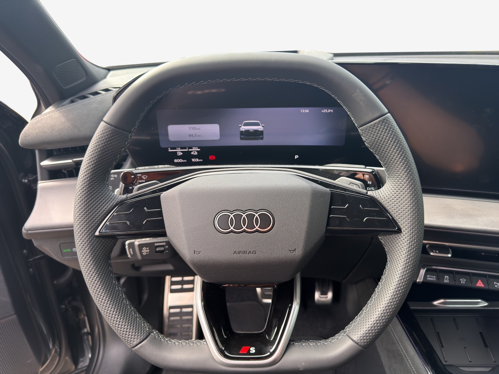 AUDI Q3 SUV e-hybrid 200 kW S tronig-image-9