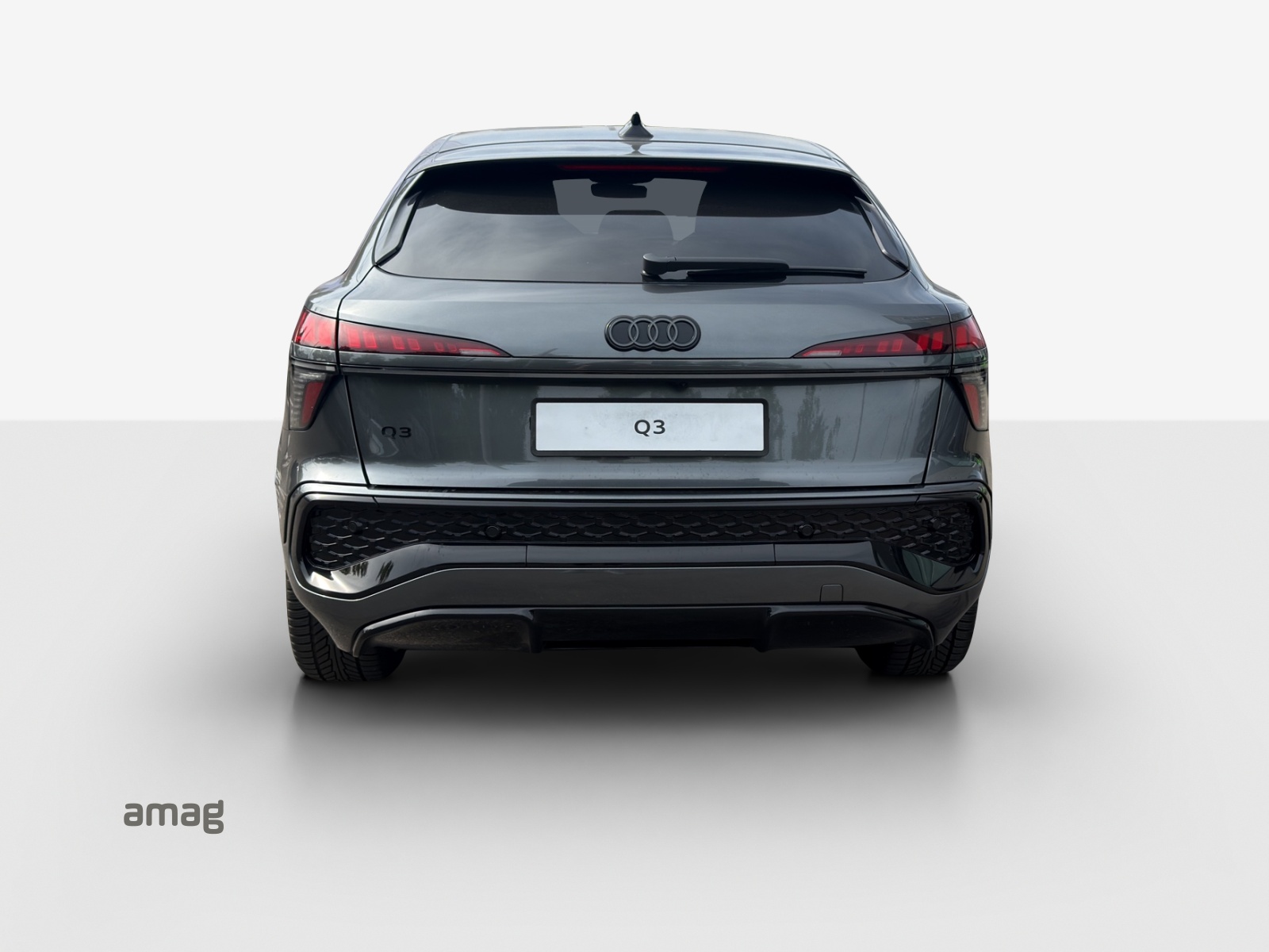 AUDI Q3 SUV e-hybrid 200 kW S tronig-image-3