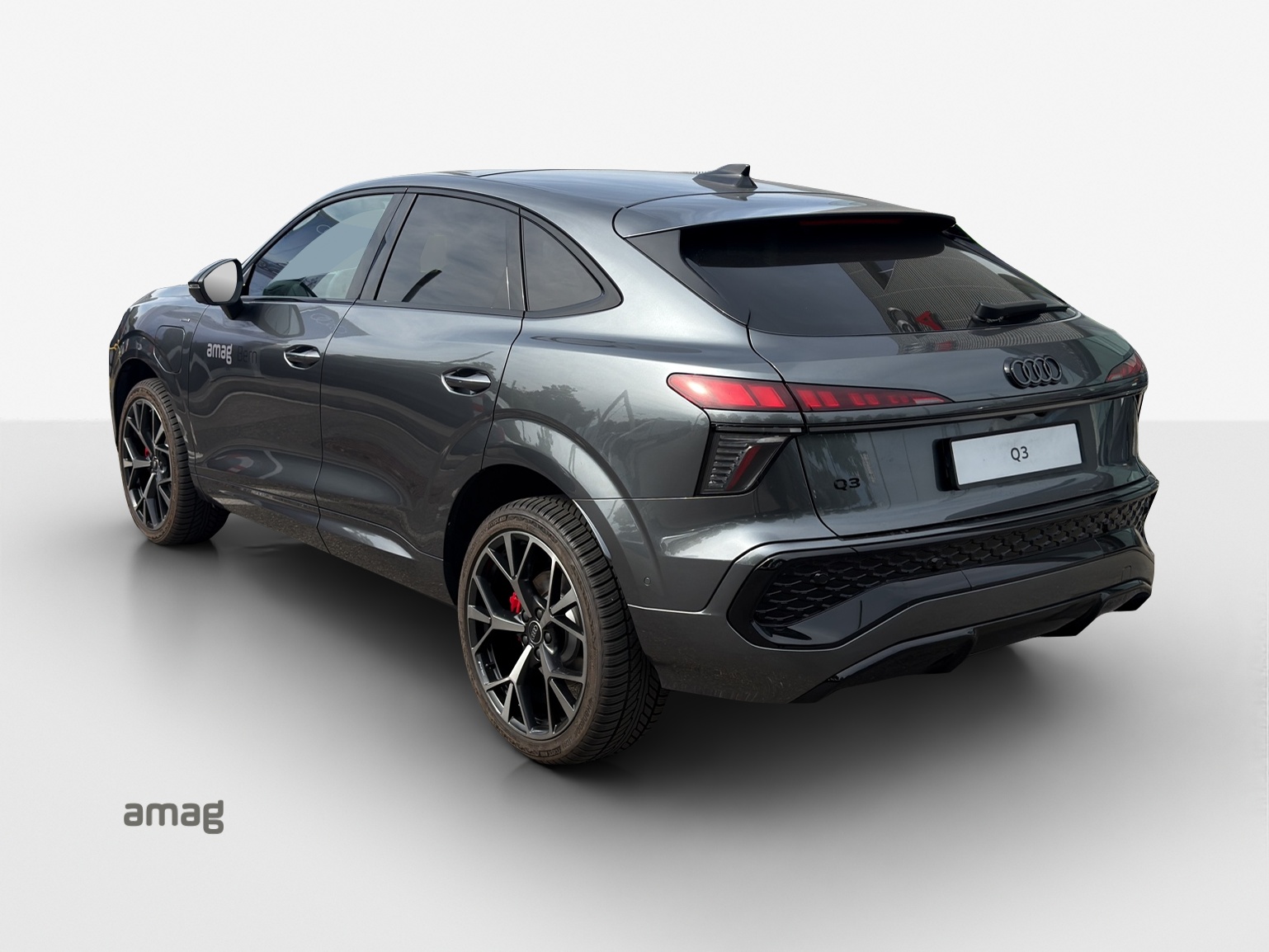 AUDI Q3 SUV e-hybrid 200 kW S tronig-image-2