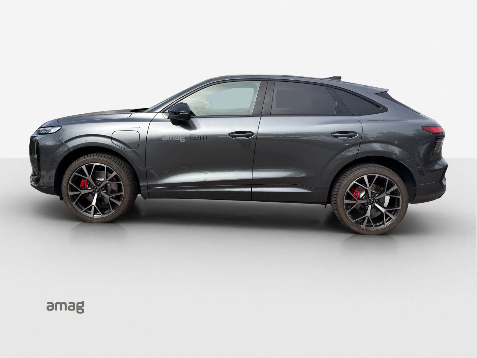 AUDI Q3 SUV e-hybrid 200 kW S tronig-image-1