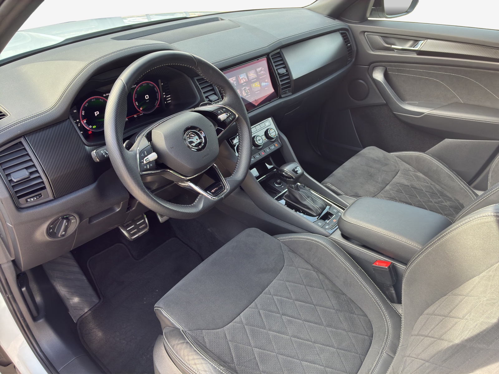 SKODA Kodiaq 2.0 TSI 4x4 SportLine-image-8