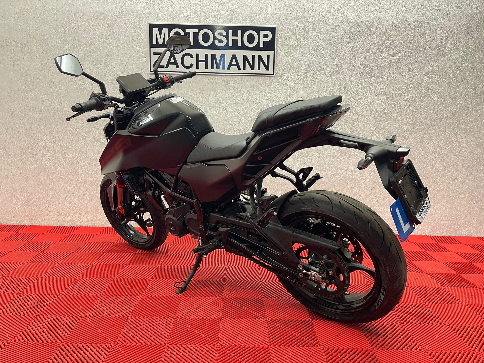 KTM 125 Duke-image-4
