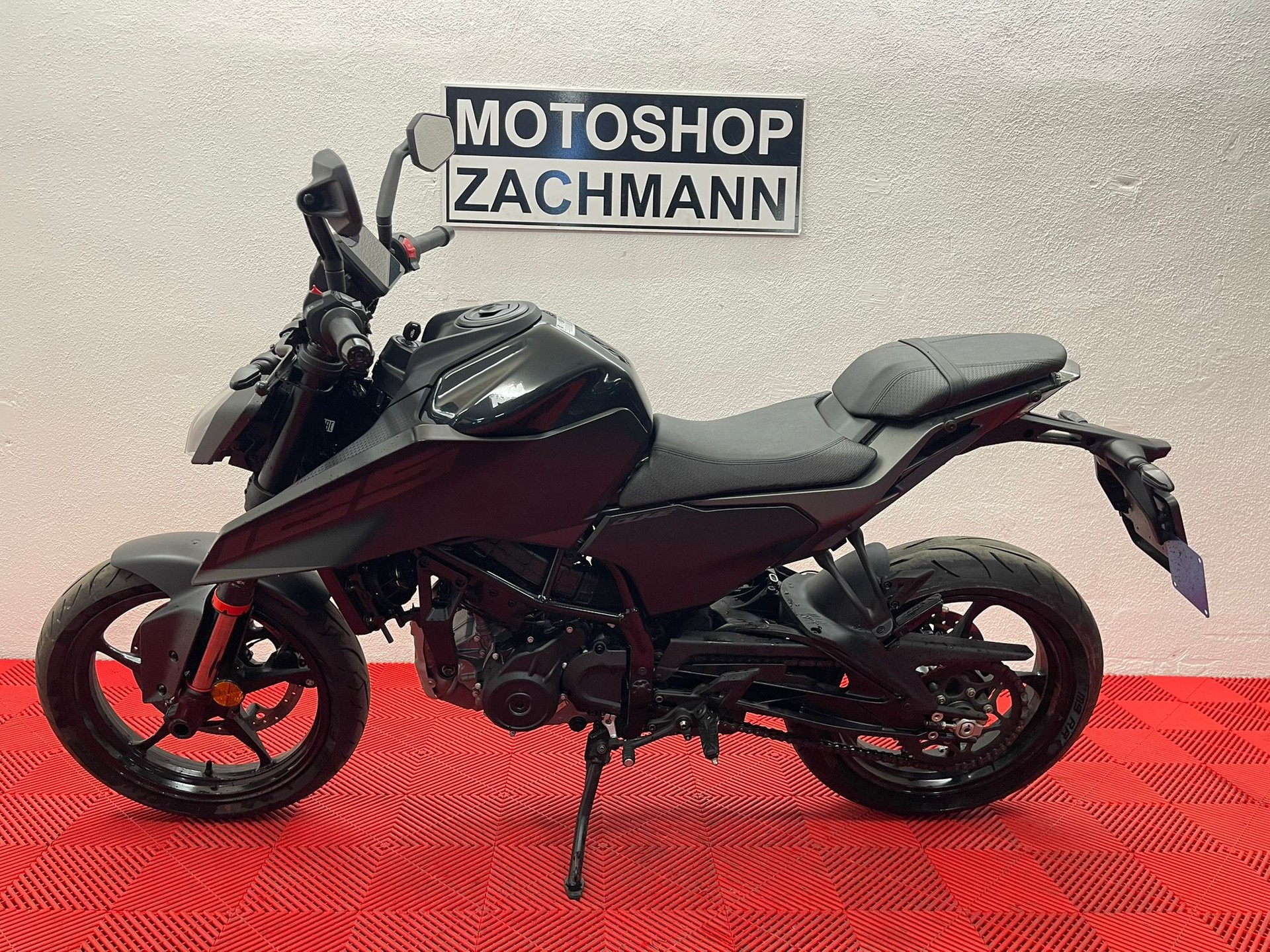 KTM 125 Duke-showroom-element-3