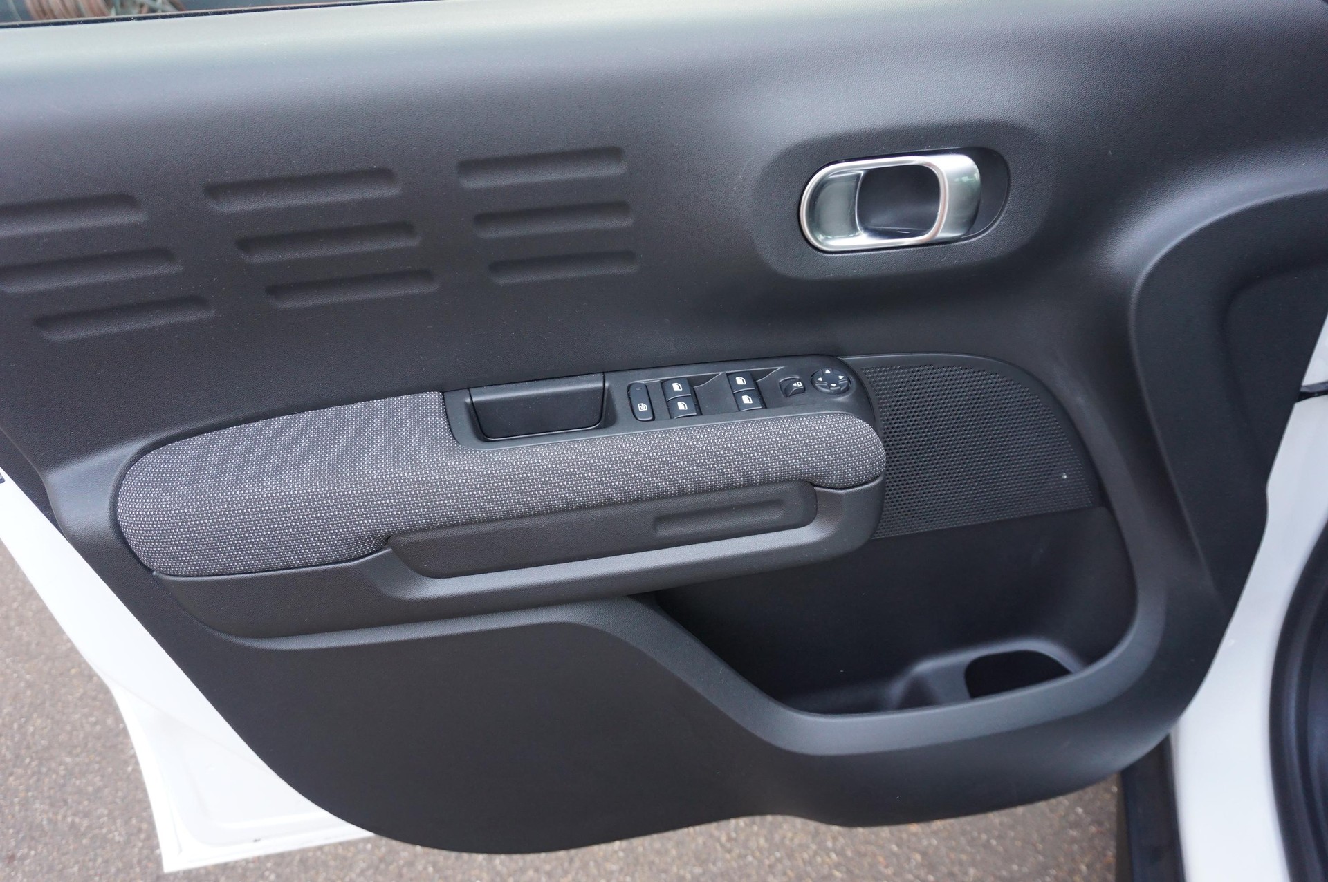 CITROEN C3 Aircross 1.2 PureTech 130 Swiss Edition-image-8