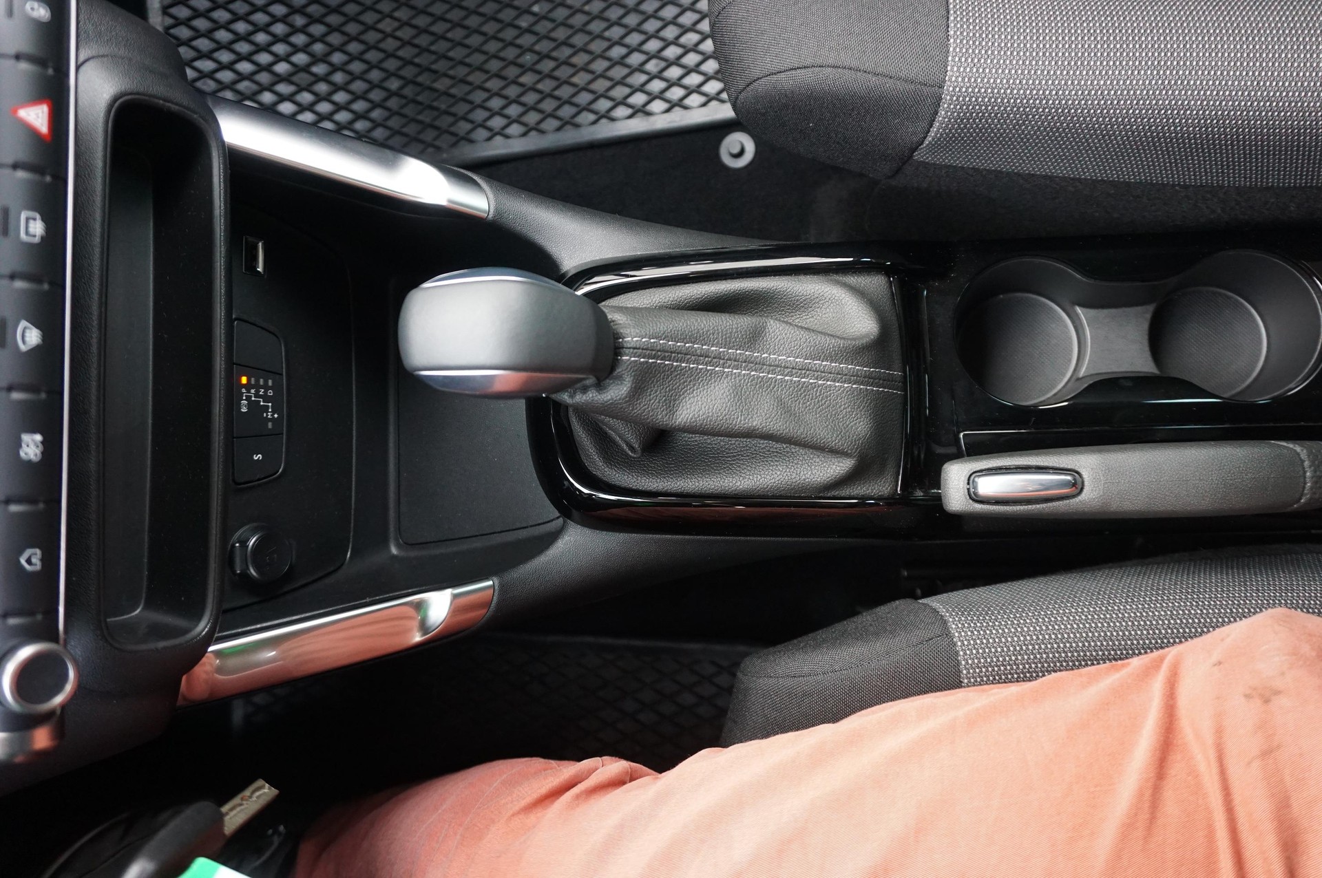 CITROEN C3 Aircross 1.2 PureTech 130 Swiss Edition-image-15