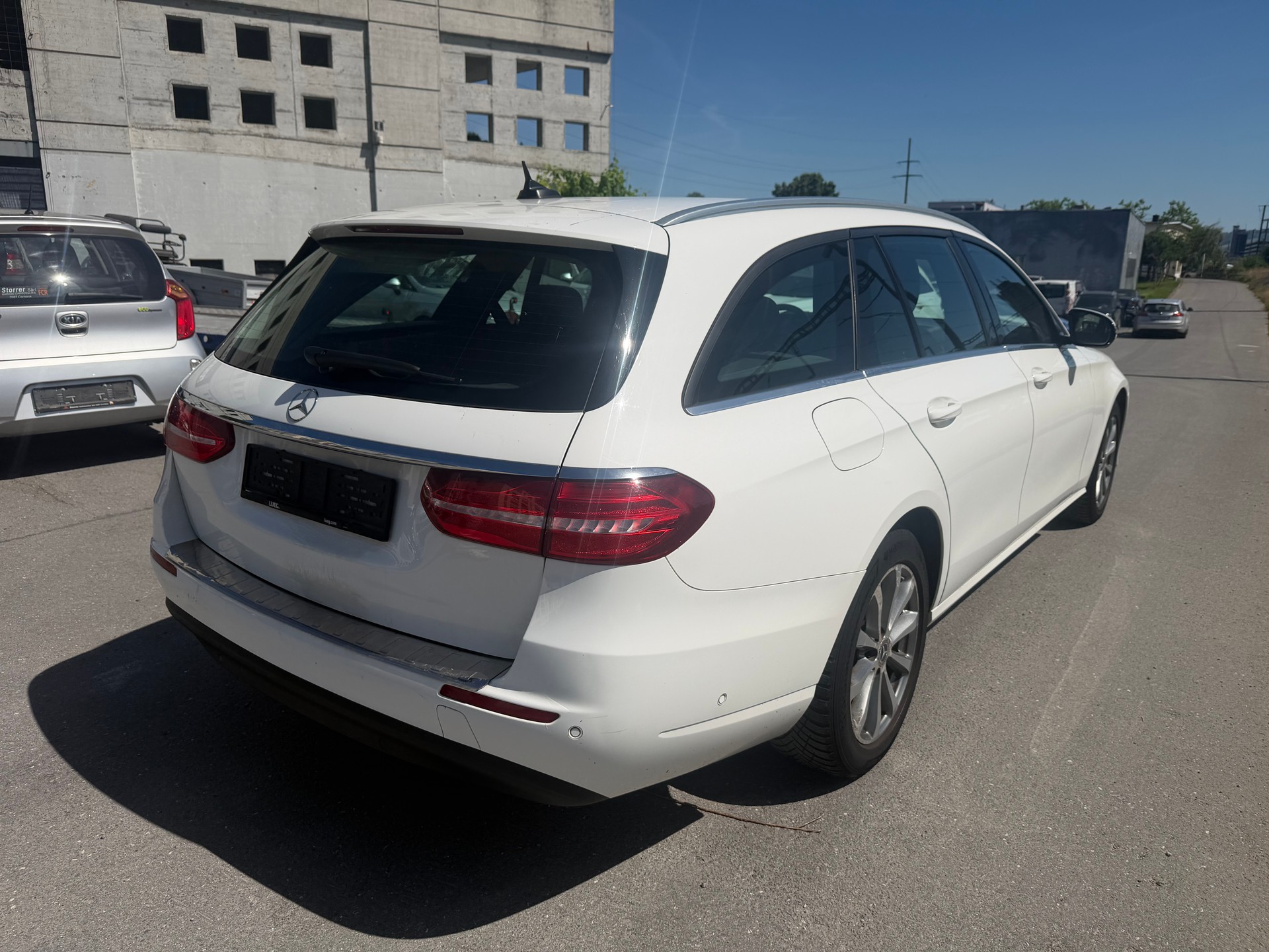 MERCEDES-BENZ E 220 d Exclusive 4Matic 9G-Tronic-image-5