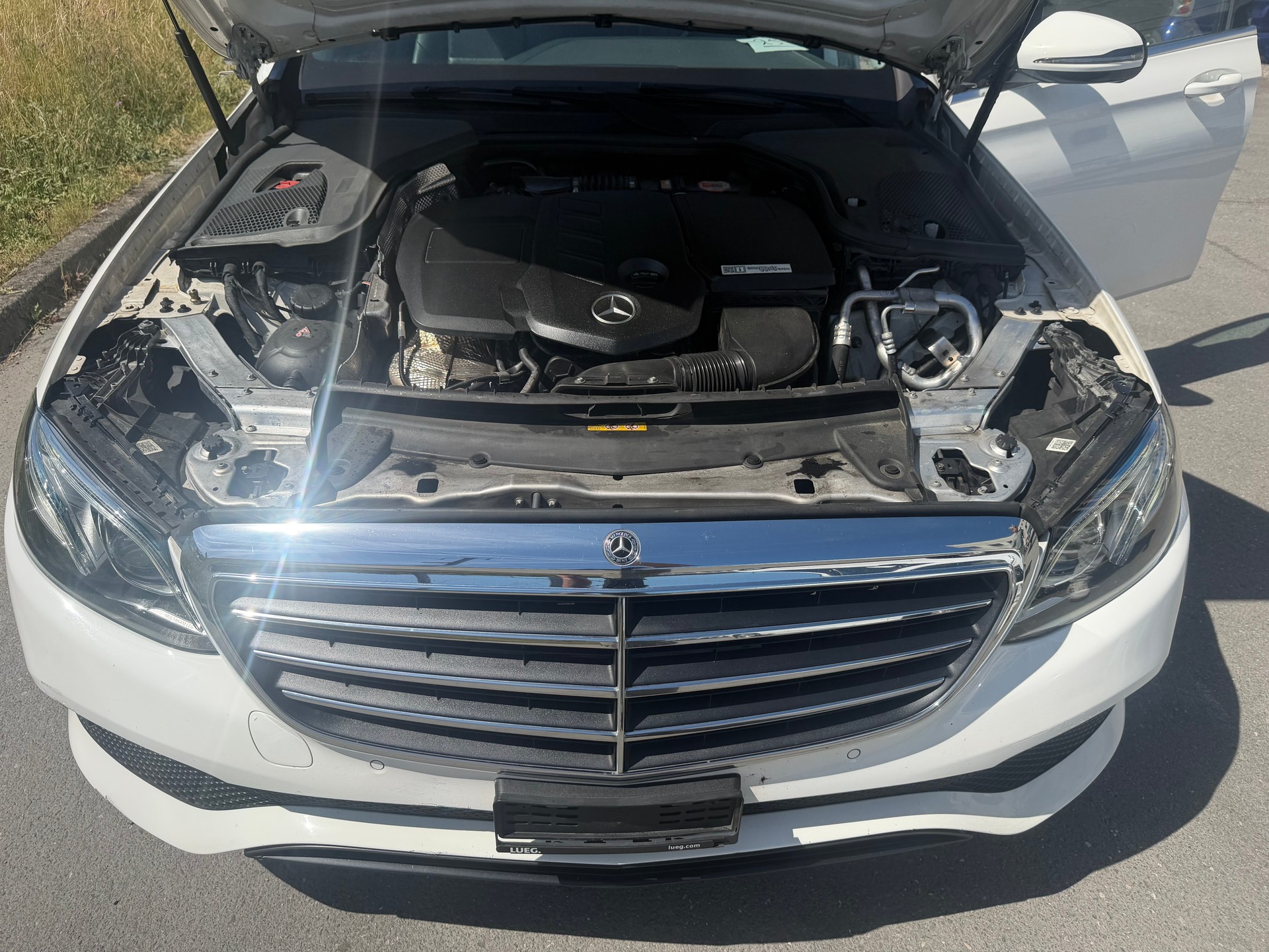 MERCEDES-BENZ E 220 d Exclusive 4Matic 9G-Tronic-image-12