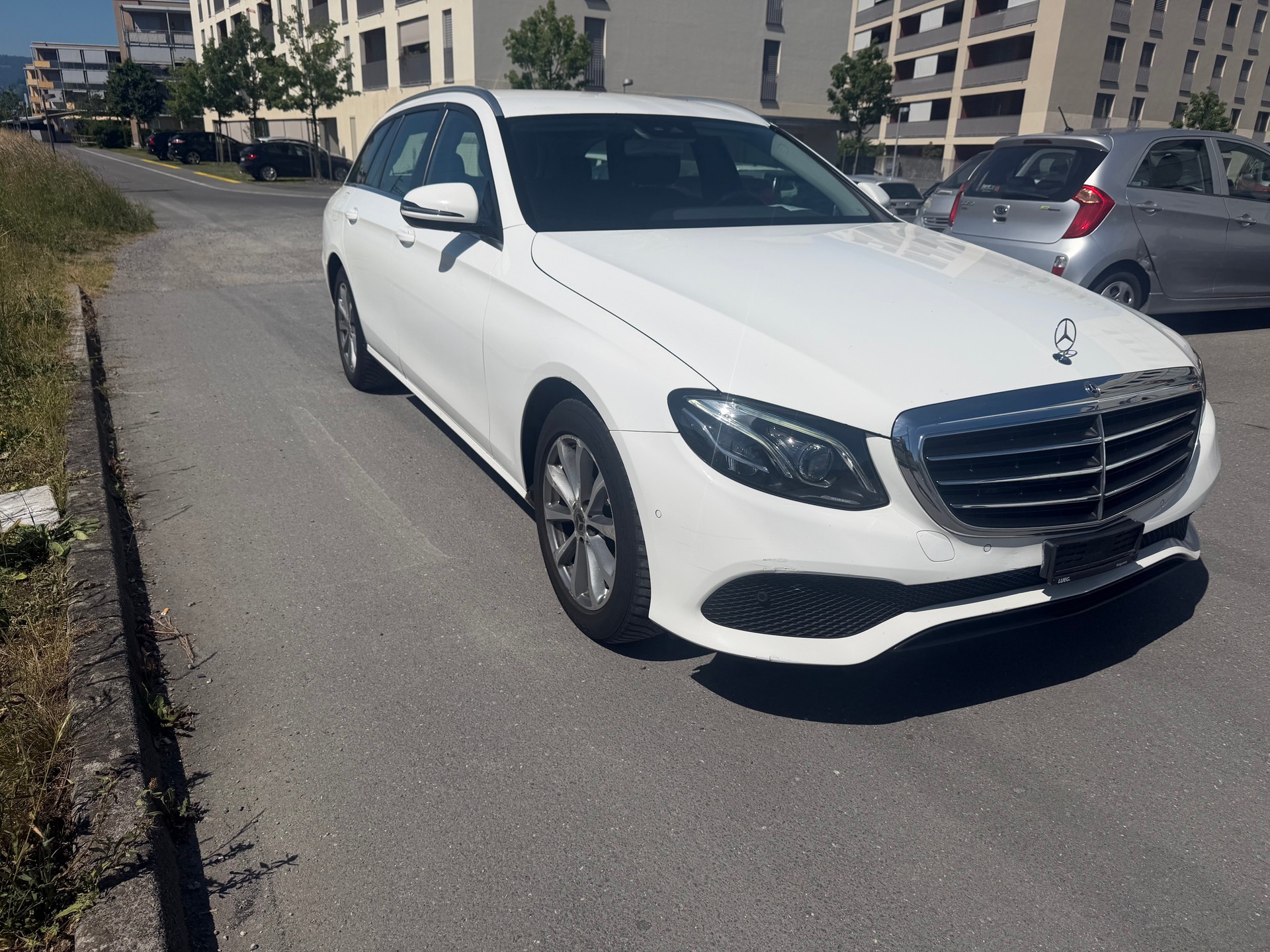 MERCEDES-BENZ E 220 d Exclusive 4Matic 9G-Tronic-image-1