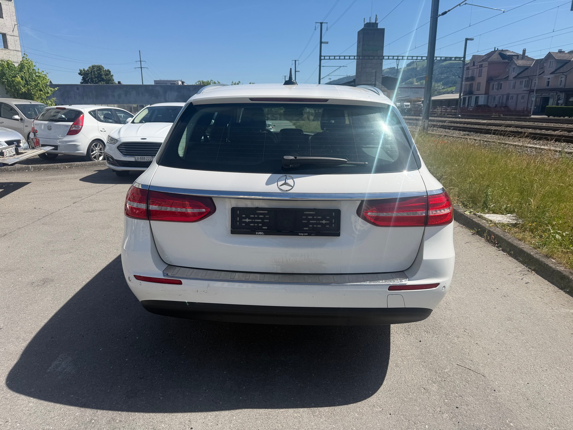 MERCEDES-BENZ E 220 d Exclusive 4Matic 9G-Tronic-image-2