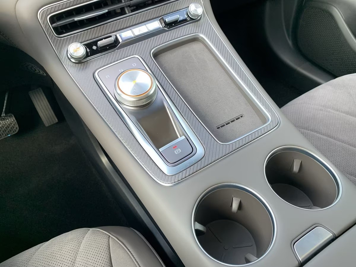 MG S6 EV "Luxury" AWD-showroom-element-3