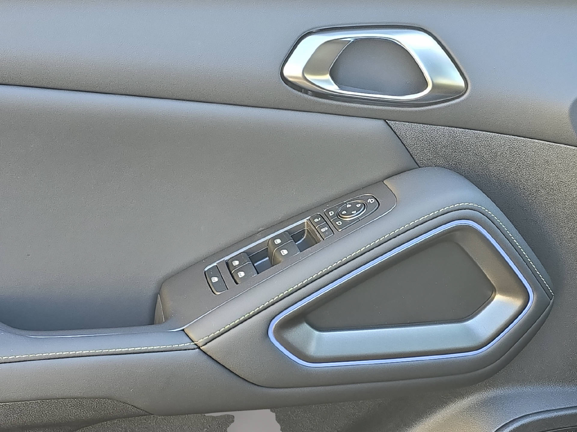 BYD Atto 2 DM-i Boost-image-19