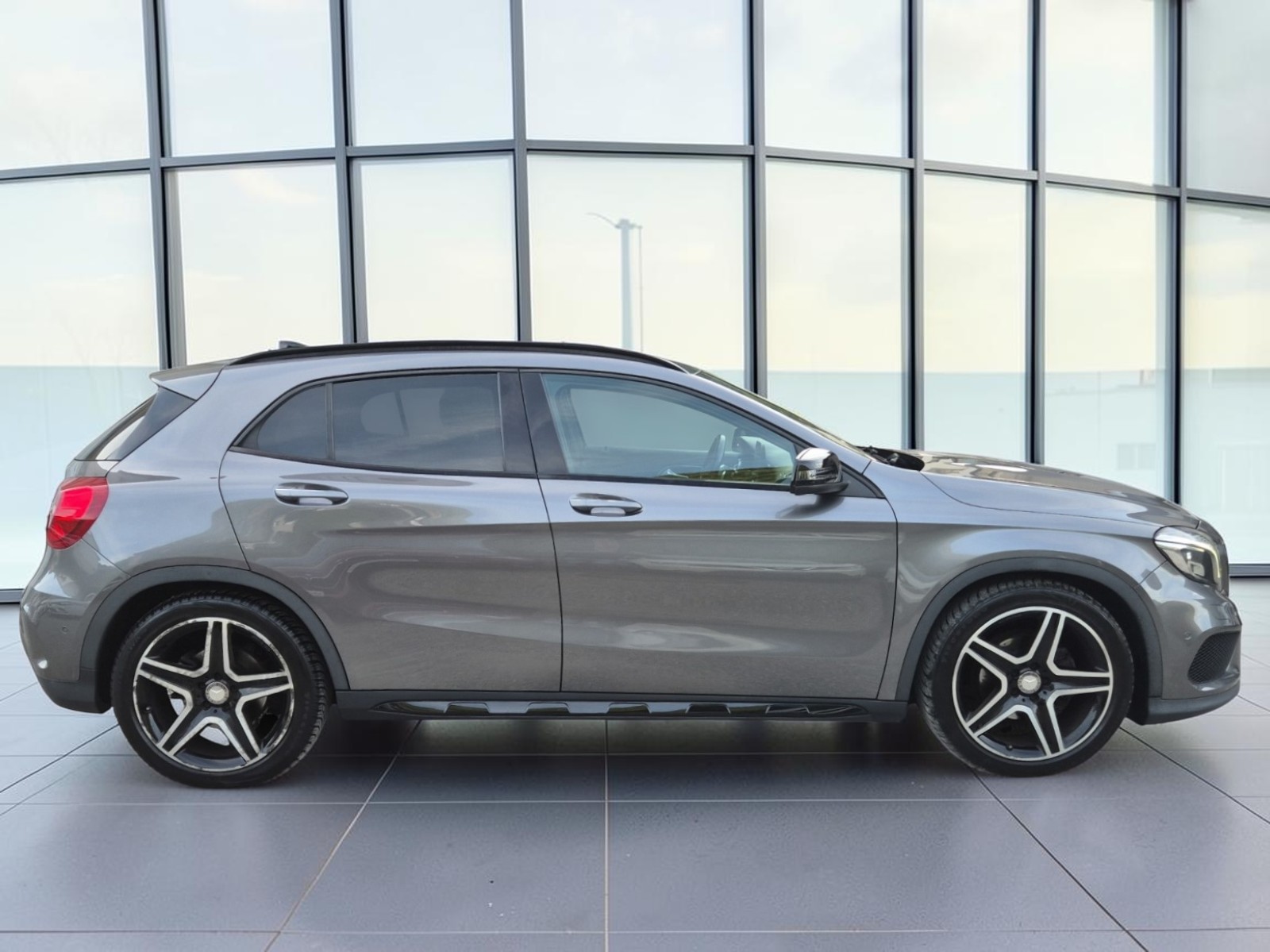MERCEDES-BENZ GLA 200 CDI AMG Line 4Matic 7G-DCT-image-3