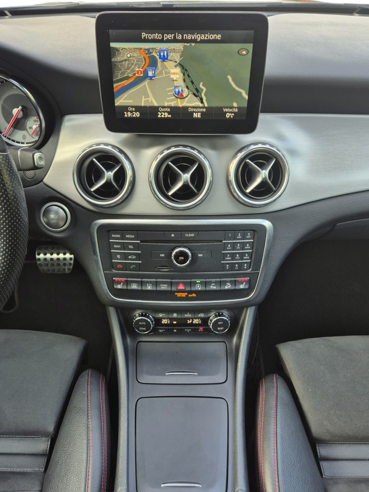 MERCEDES-BENZ GLA 200 CDI AMG Line 4Matic 7G-DCT-image-9