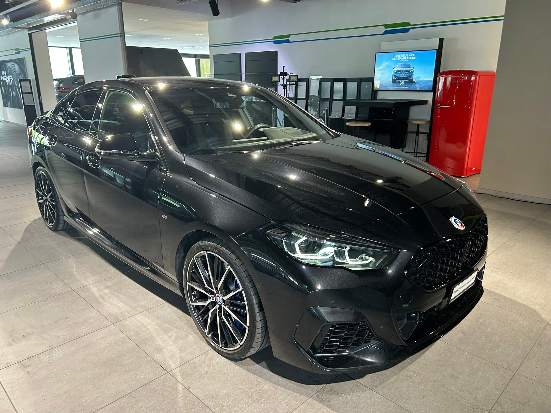 BMW M235i Gran Coupé xDrive Swiss Performance Steptronic-image-3