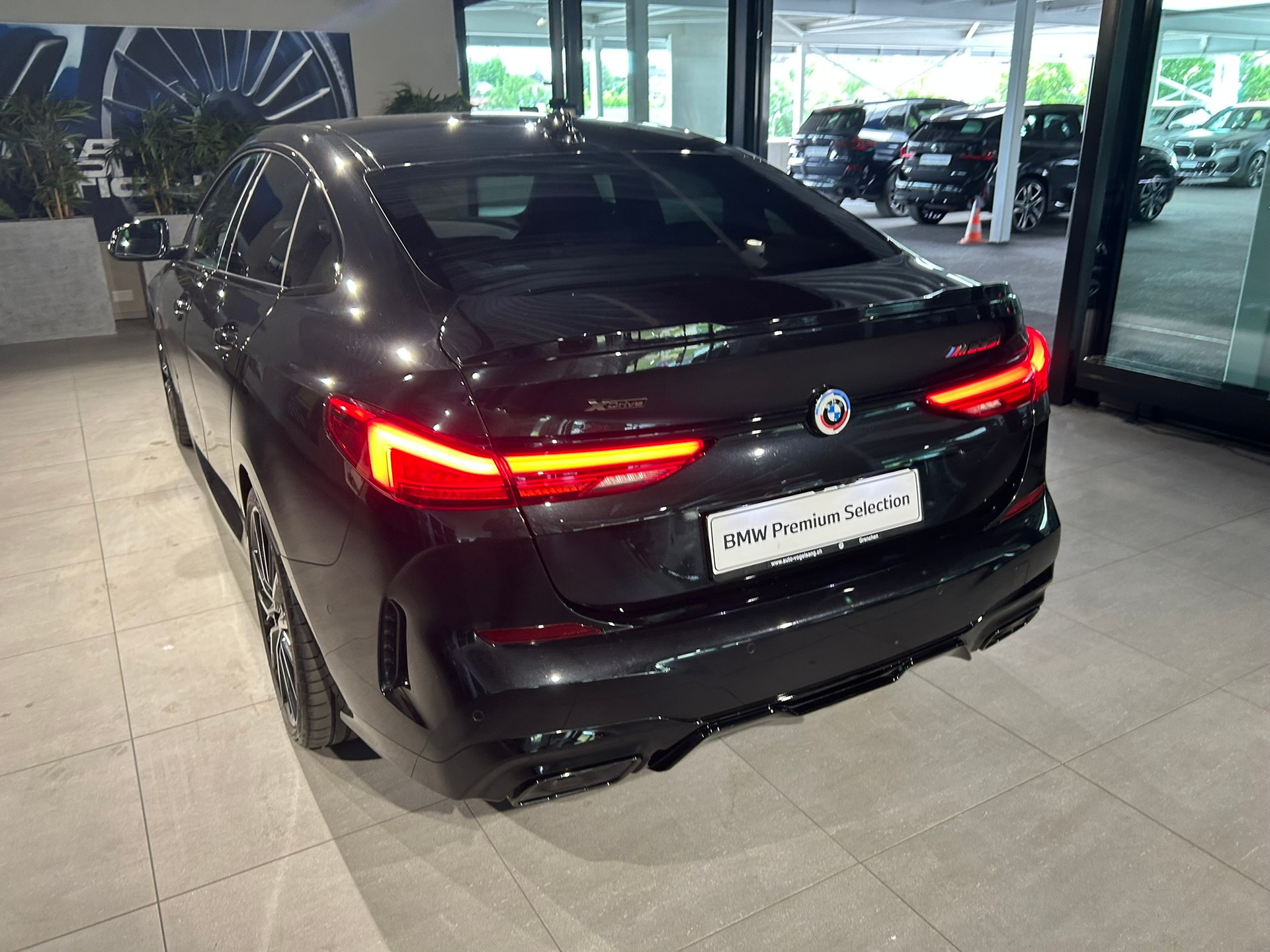 BMW M235i Gran Coupé xDrive Swiss Performance Steptronic-image-12