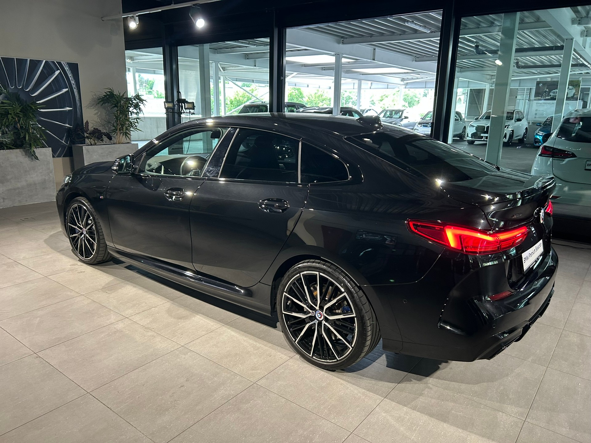 BMW M235i Gran Coupé xDrive Swiss Performance Steptronic-image-9