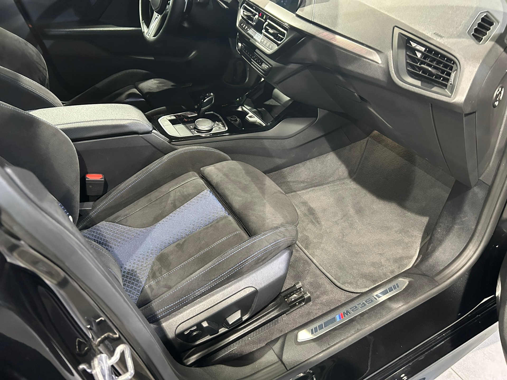 BMW M235i Gran Coupé xDrive Swiss Performance Steptronic-image-21