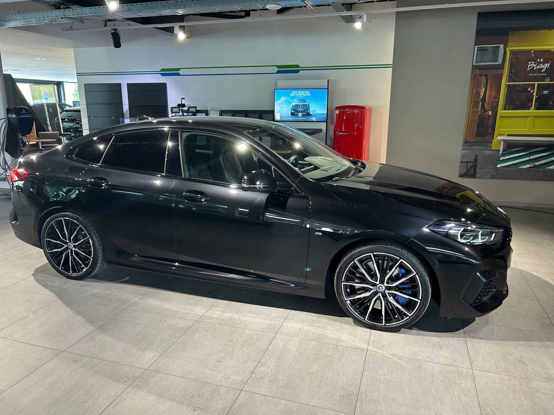 BMW M235i Gran Coupé xDrive Swiss Performance Steptronic-image-7