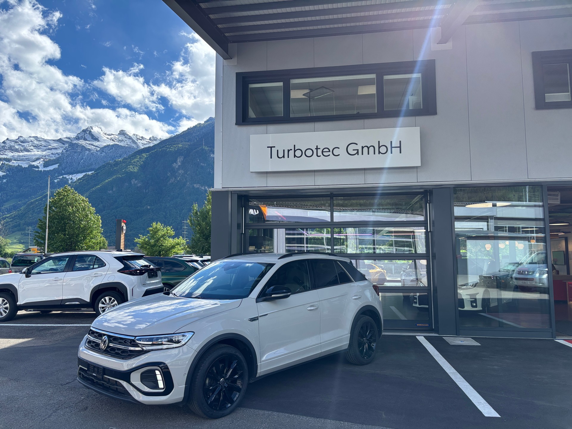 VW T-Roc 2.0 TSI R-Line DSG 4Motion-image-5