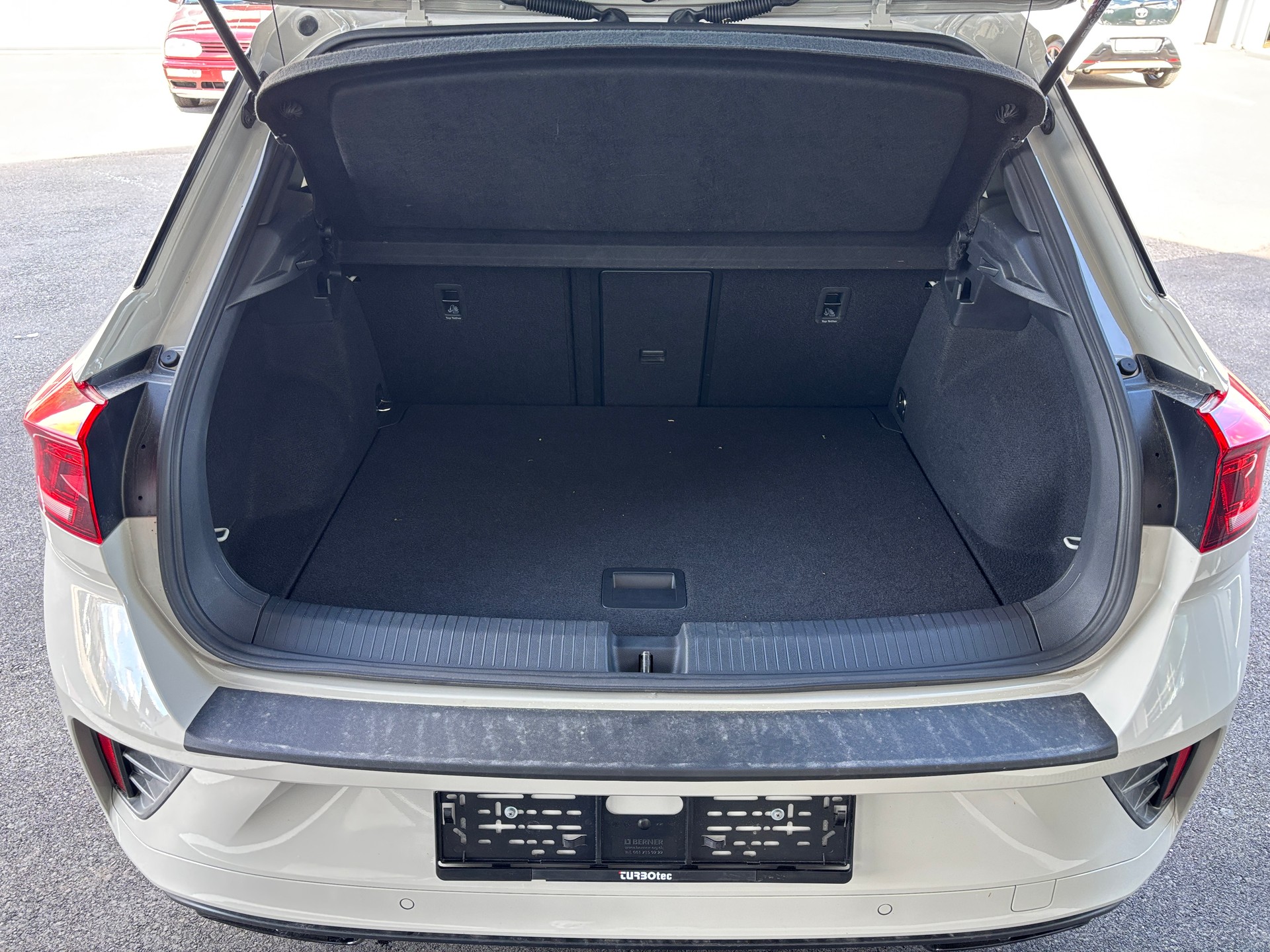 VW T-Roc 2.0 TSI R-Line DSG 4Motion-image-10