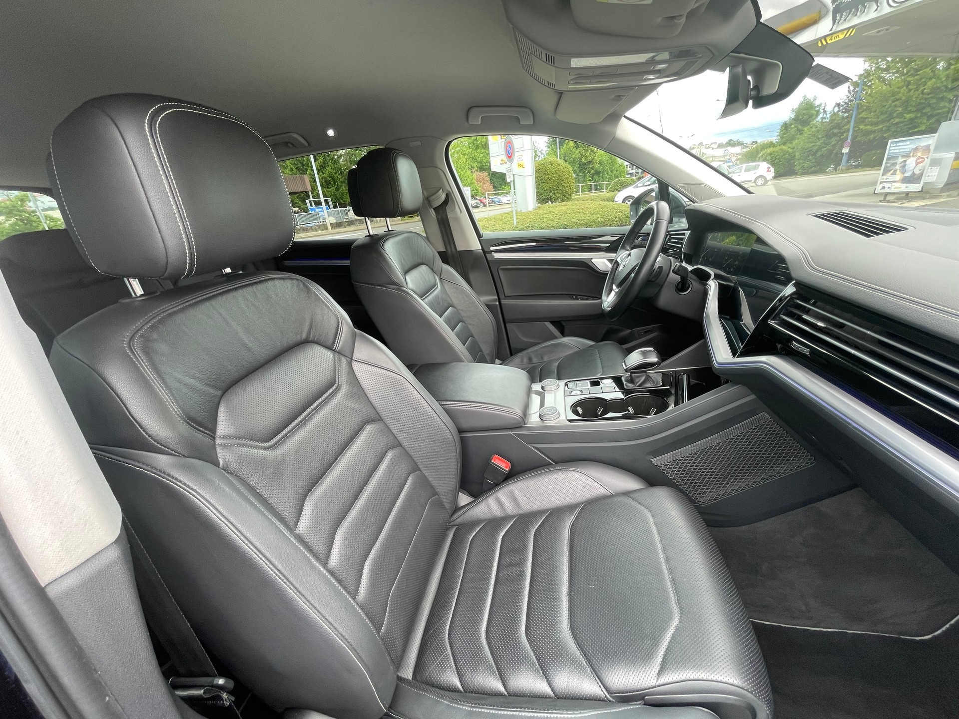 VW Touareg 3.0 TDI Elegance Tiptronic-image-7