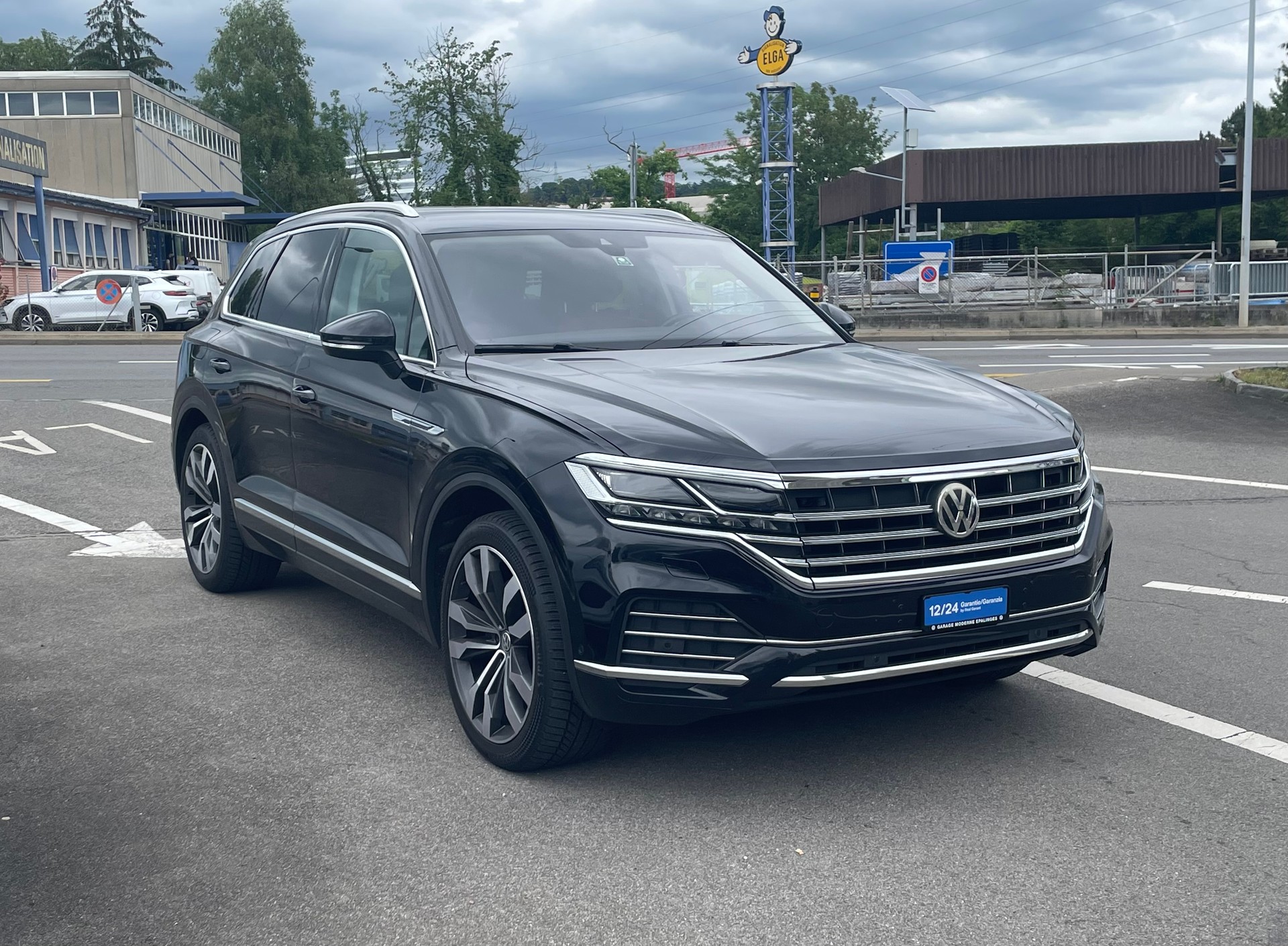 VW Touareg 3.0 TDI Elegance Tiptronic-image-2