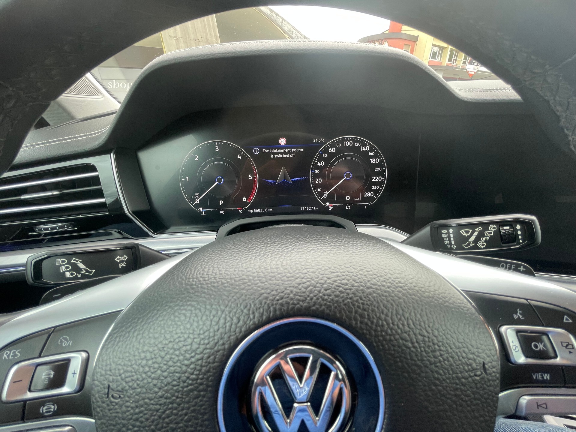 VW Touareg 3.0 TDI Elegance Tiptronic-image-8