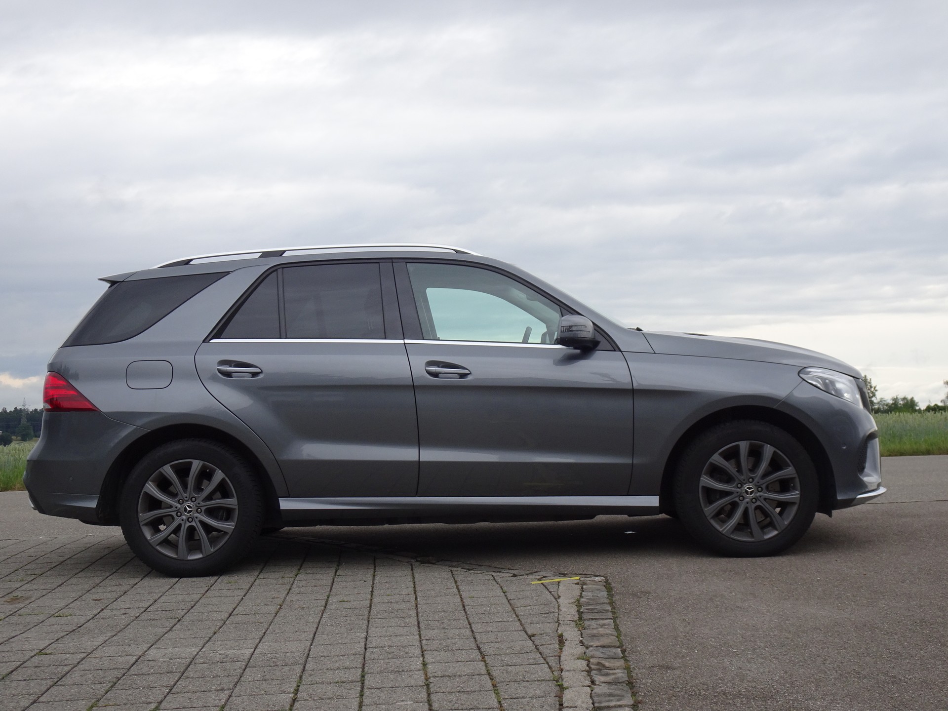 MERCEDES-BENZ GLE 350 d Executive 4Matic 9G-Tronic-image-4