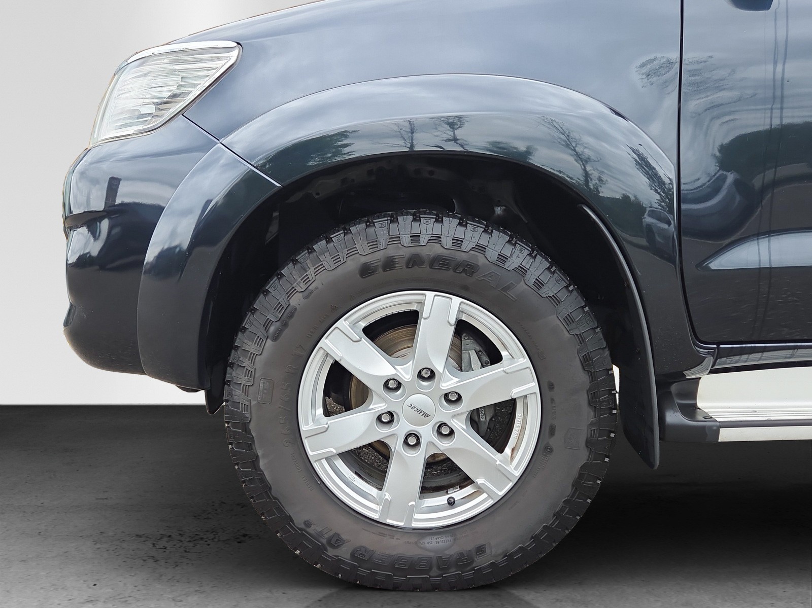 TOYOTA Hilux 3.0 DoubleCab LineaSol-image-9