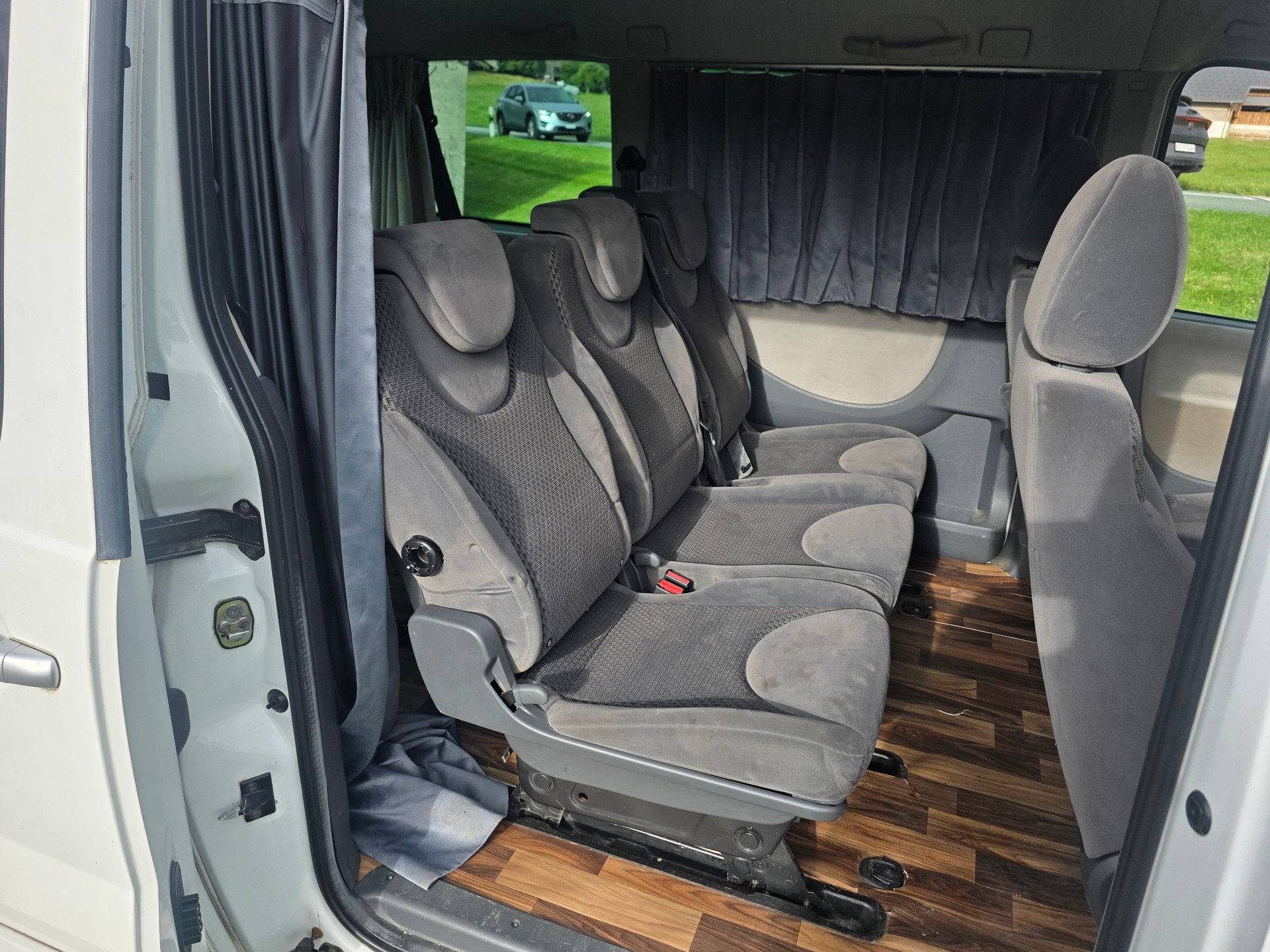 PEUGEOT Expert Tepee 2.0 HDi Confort L2-image-8