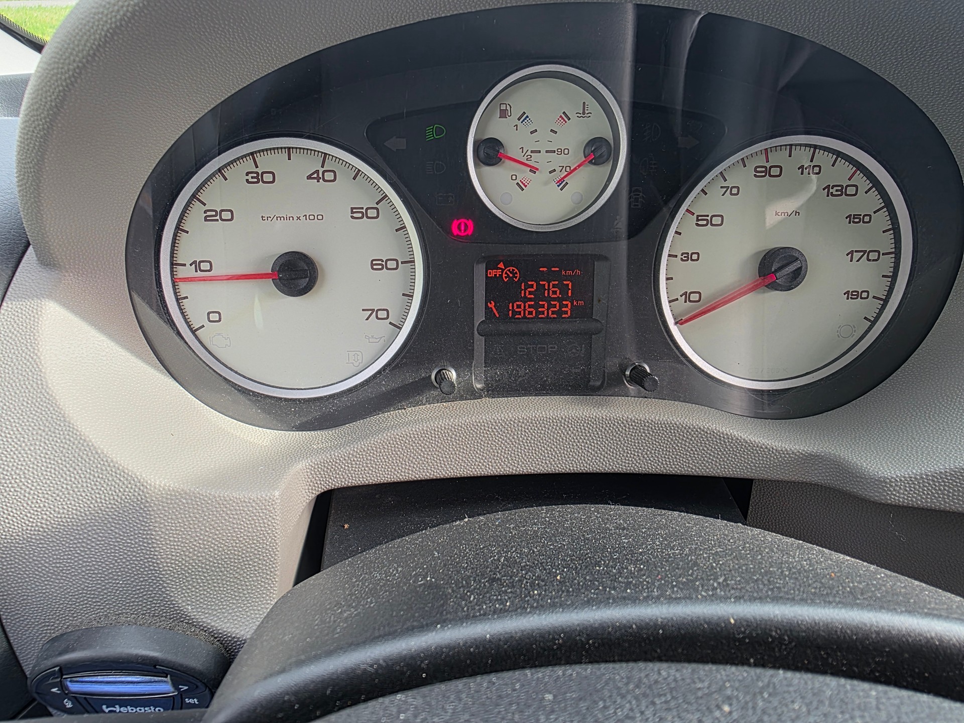 PEUGEOT Expert Tepee 2.0 HDi Confort L2-image-12