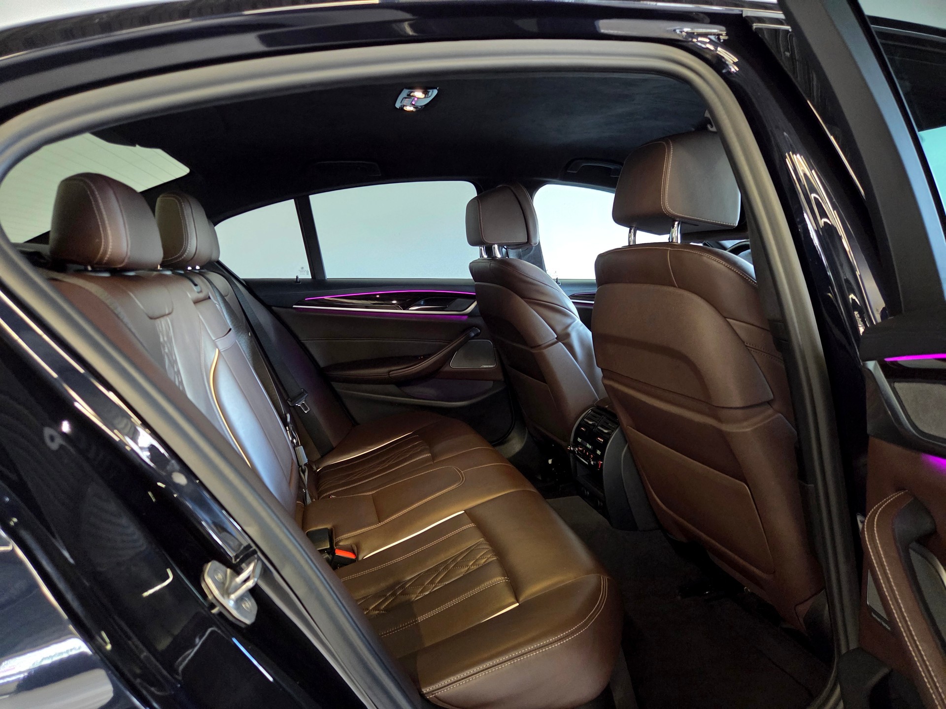 BMW M550d xDrive-image-24