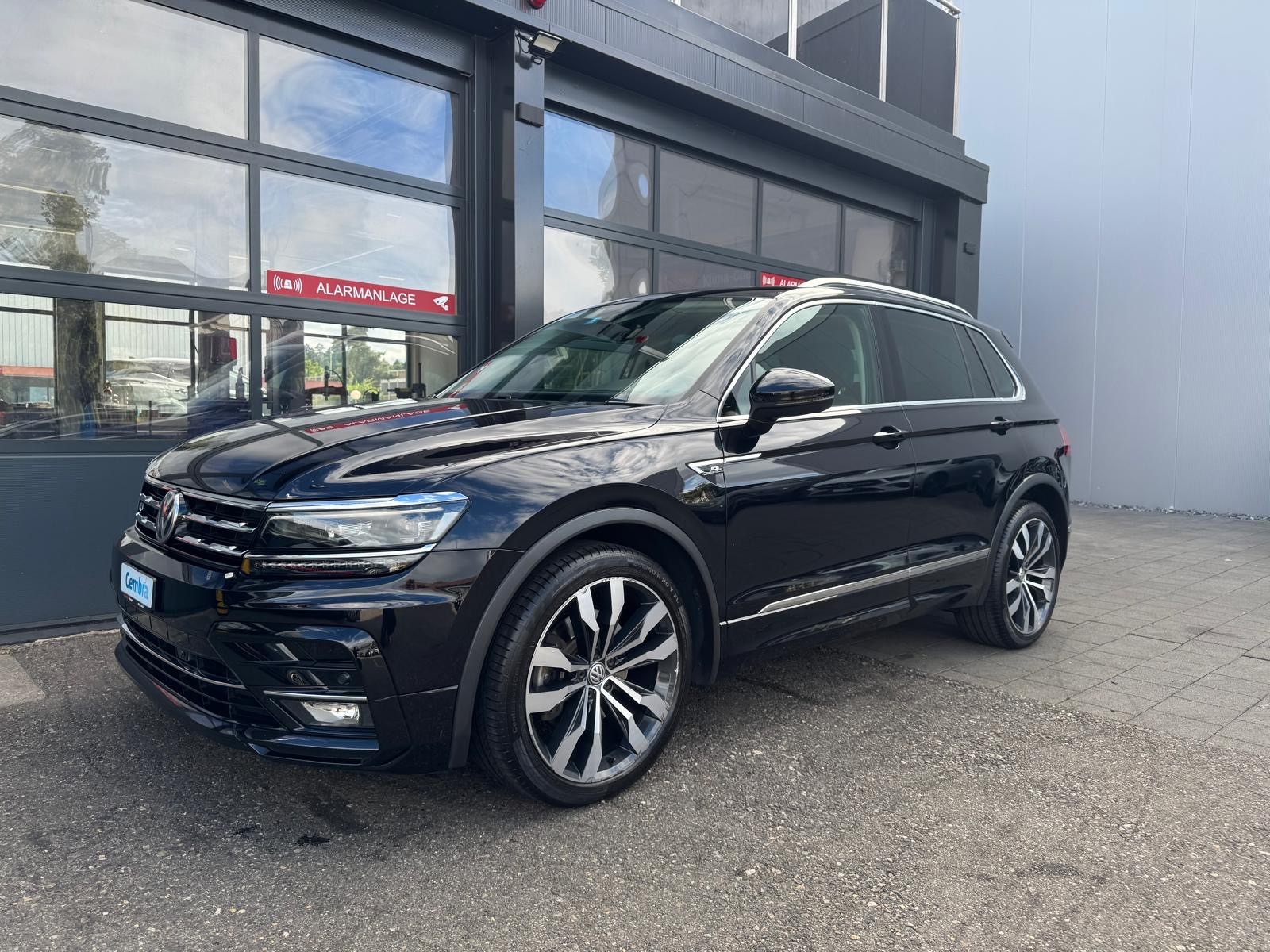 VW Tiguan 2.0 TDI SCR Highline 4Motion DSG-image-0