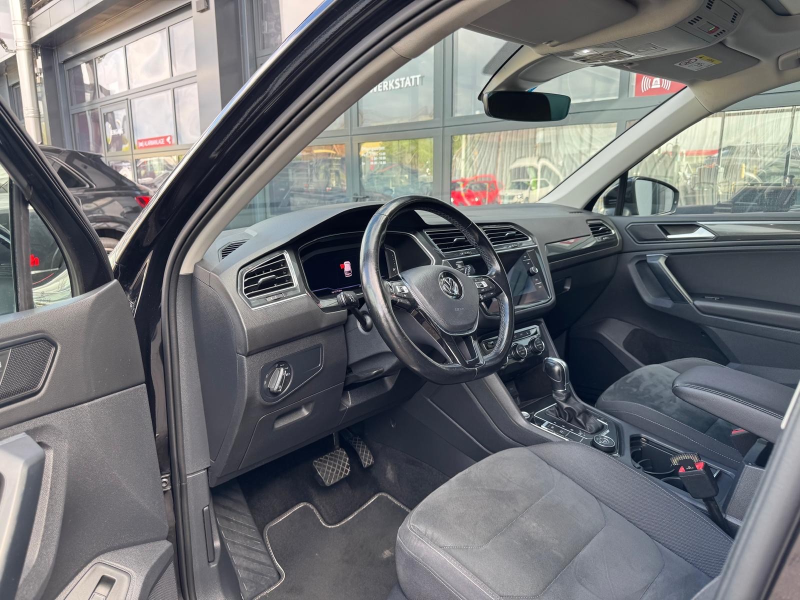 VW Tiguan 2.0 TDI SCR Highline 4Motion DSG-image-7