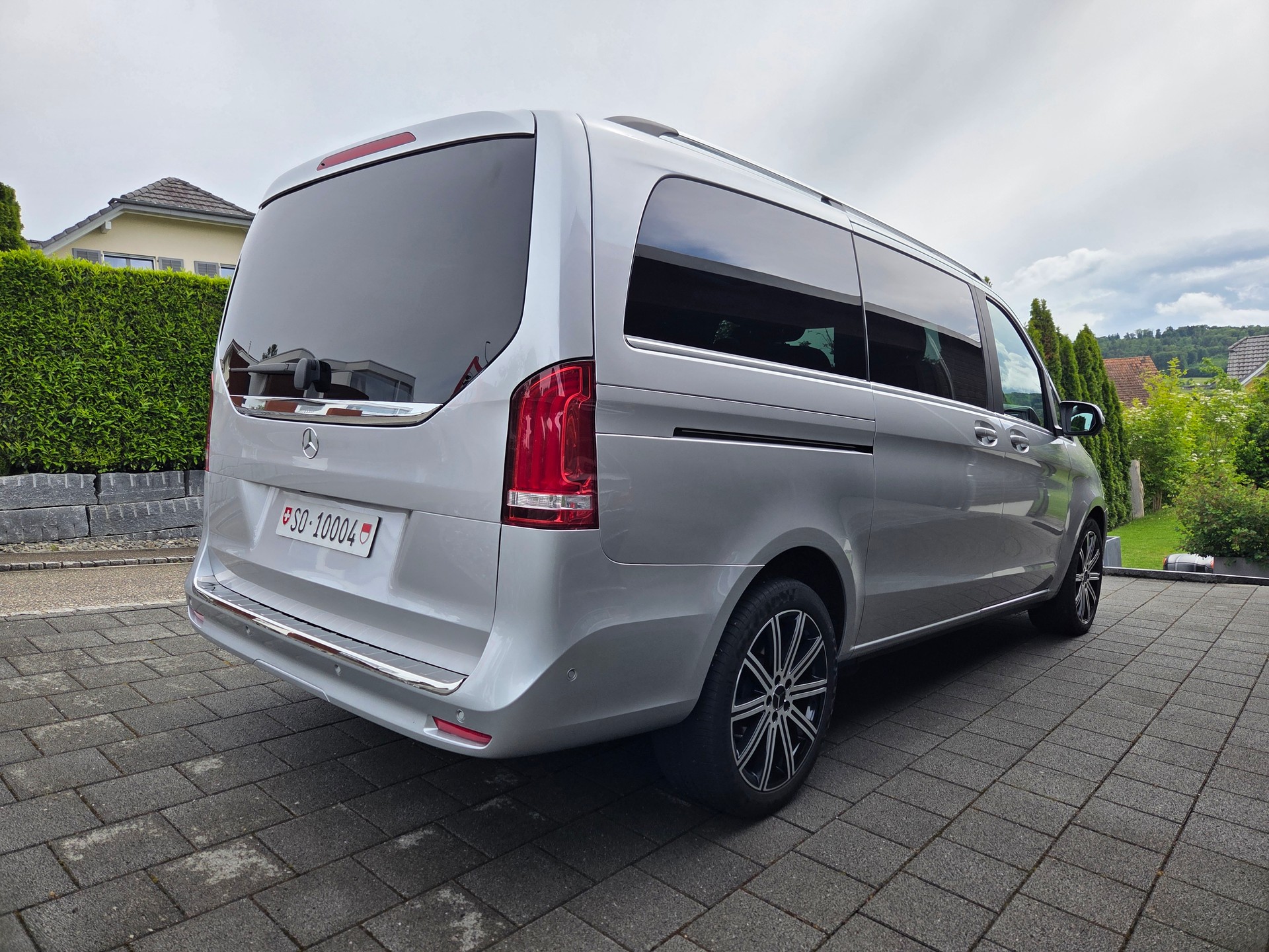 MERCEDES-BENZ V 250 d Avantgarde lang-image-2