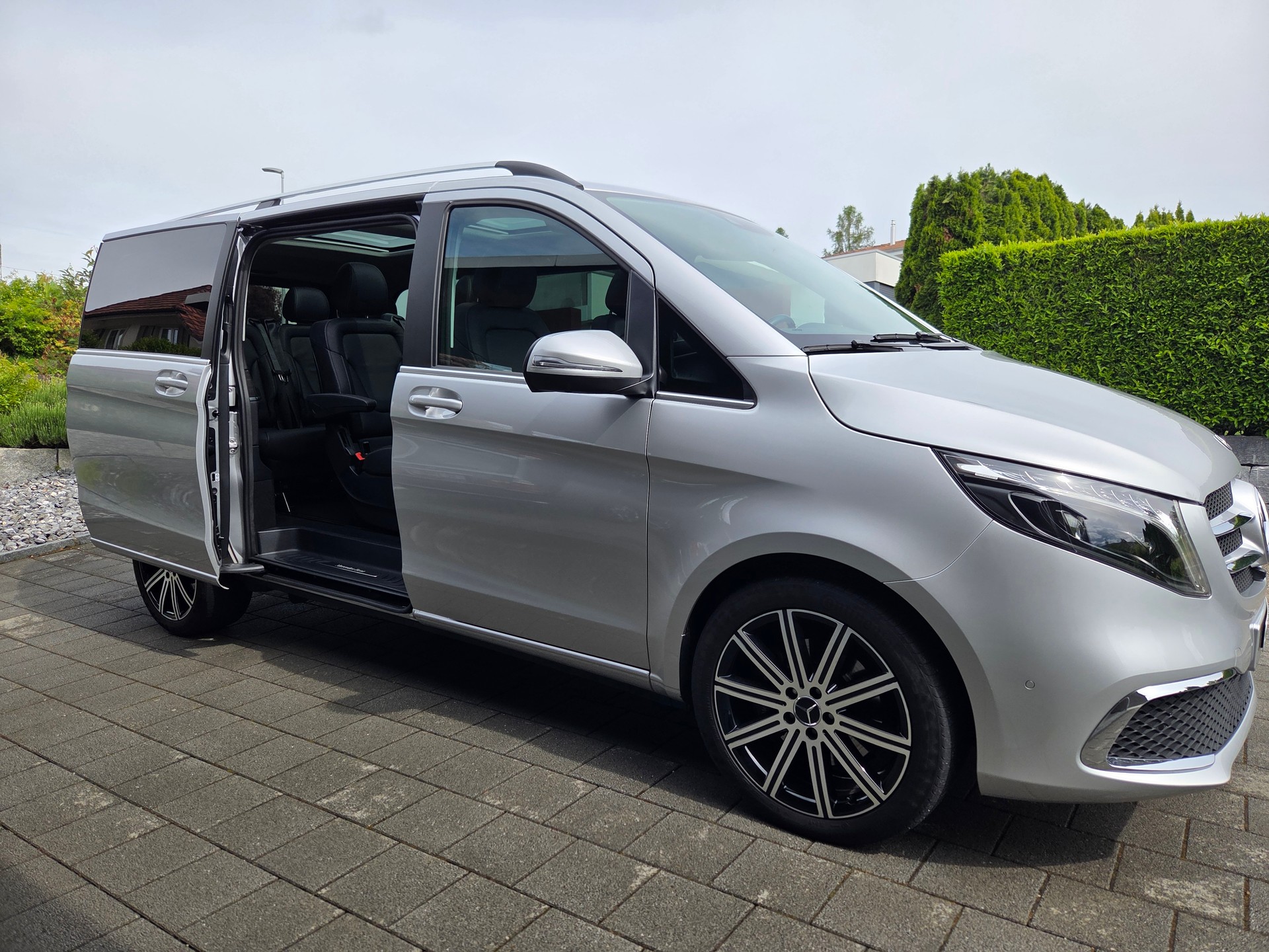 MERCEDES-BENZ V 250 d Avantgarde lang-image-4