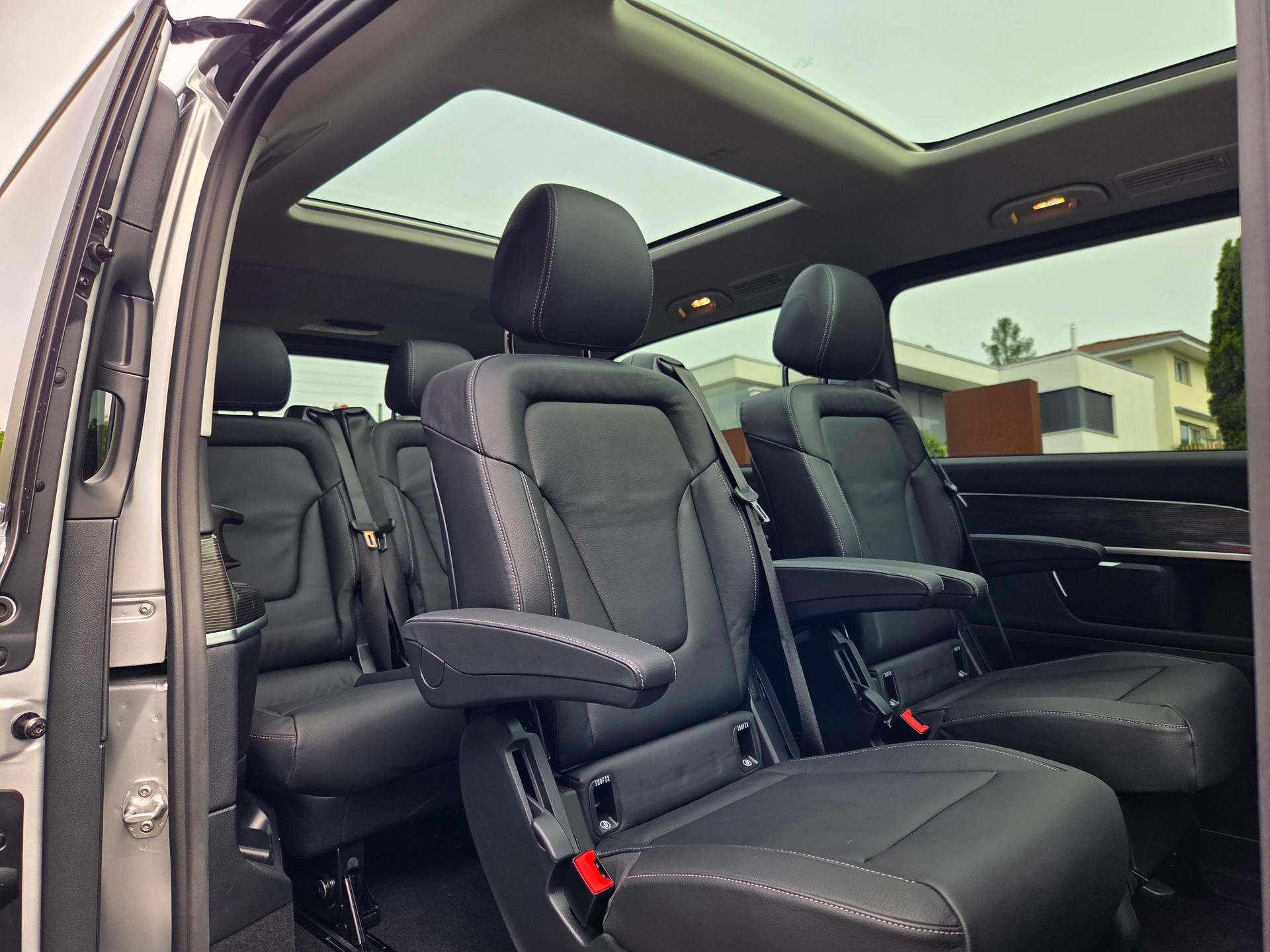 MERCEDES-BENZ V 250 d Avantgarde lang-image-8