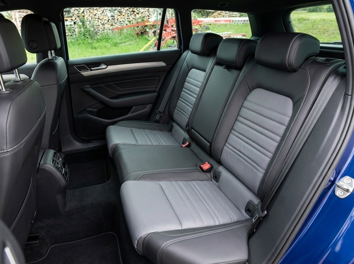 VW Passat Variant Elegance 2.0 TDI SCR 4MOTION 147KW 7-GANG DSG, Panorama Dach, Standheizung-image-8