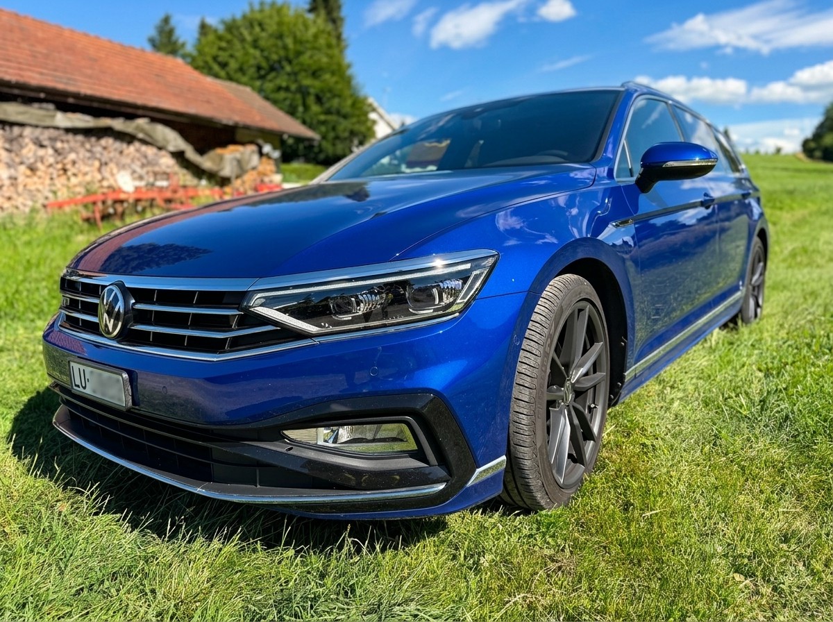VW Passat Variant Elegance 2.0 TDI SCR 4MOTION 147KW 7-GANG DSG, Panorama Dach, Standheizung-image-3