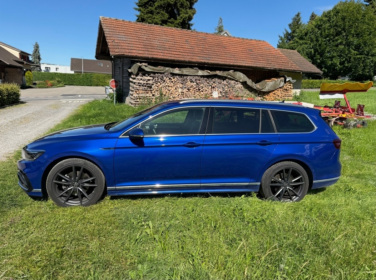 VW Passat Variant Elegance 2.0 TDI SCR 4MOTION 147KW 7-GANG DSG, Panorama Dach, Standheizung-image-2