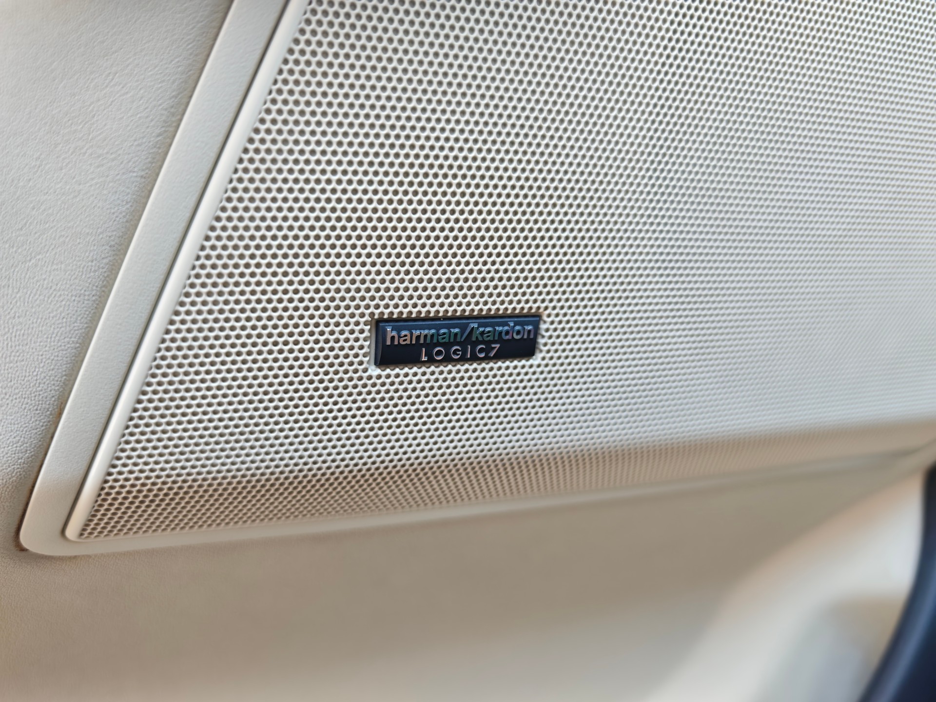 LAND ROVER Range Rover Sport 3.0 TDV6 Silverstone Limited Edition-image-16