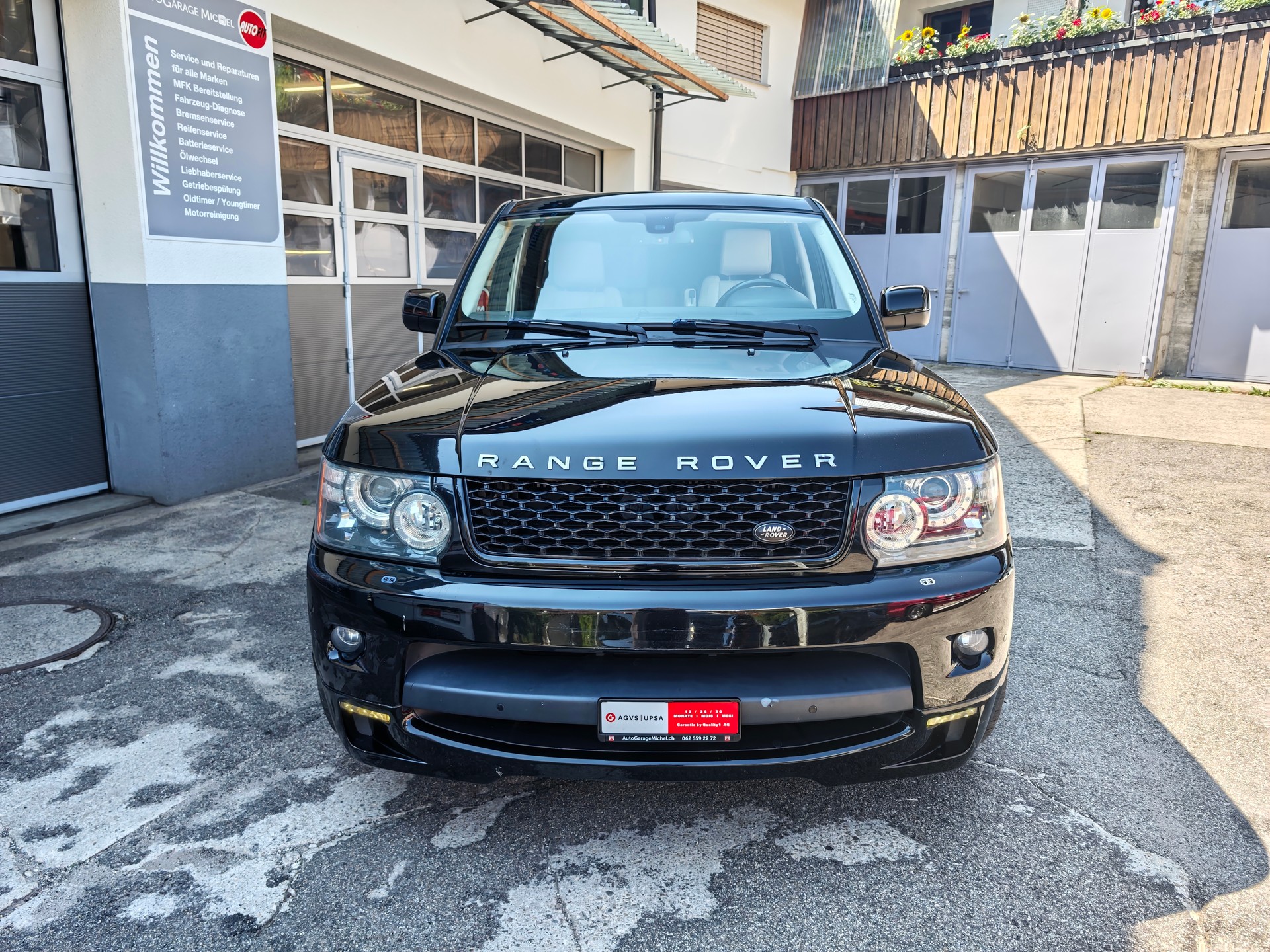 LAND ROVER Range Rover Sport 3.0 TDV6 Silverstone Limited Edition-image-18