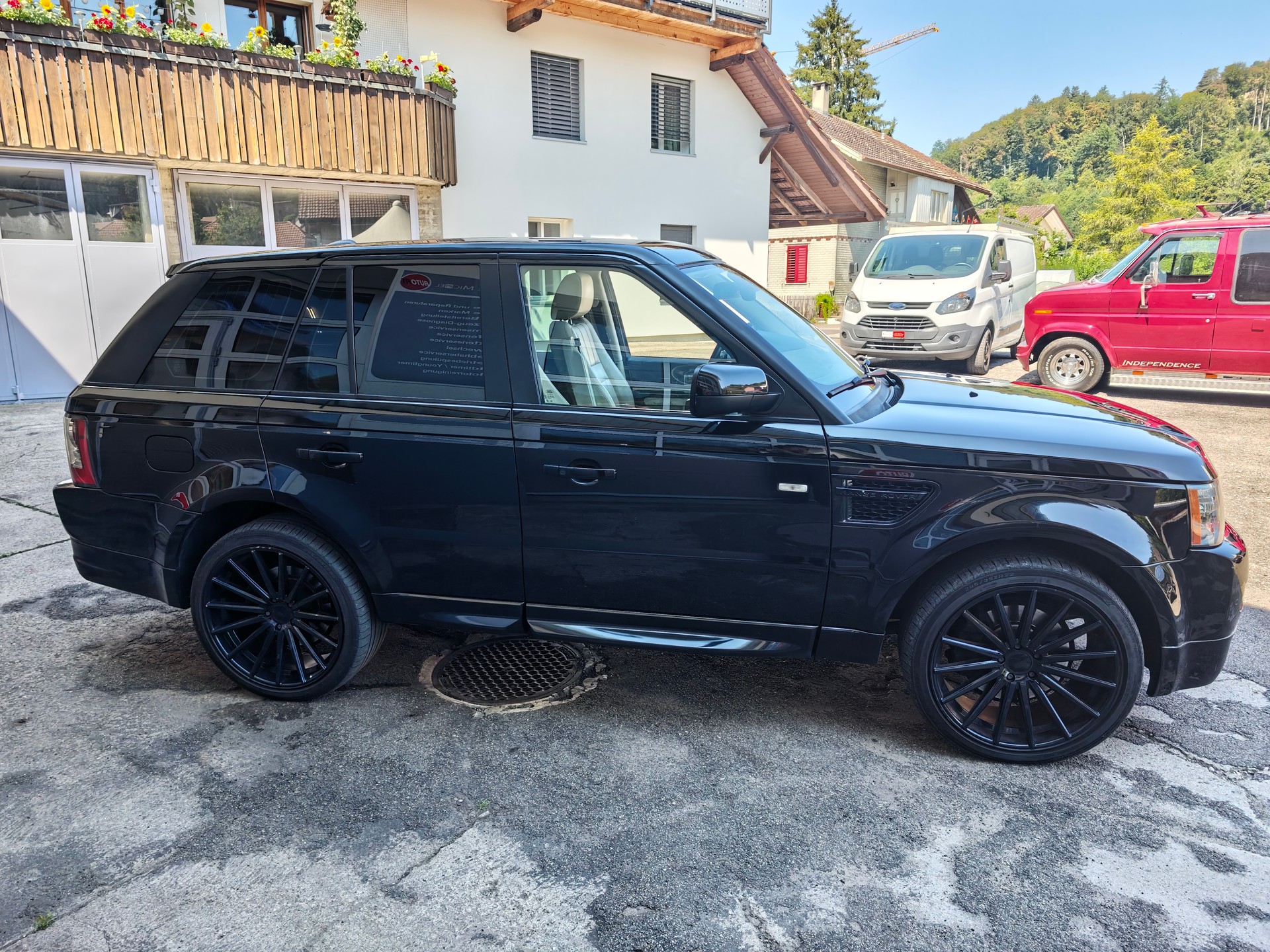 LAND ROVER Range Rover Sport 3.0 TDV6 Silverstone Limited Edition-image-24