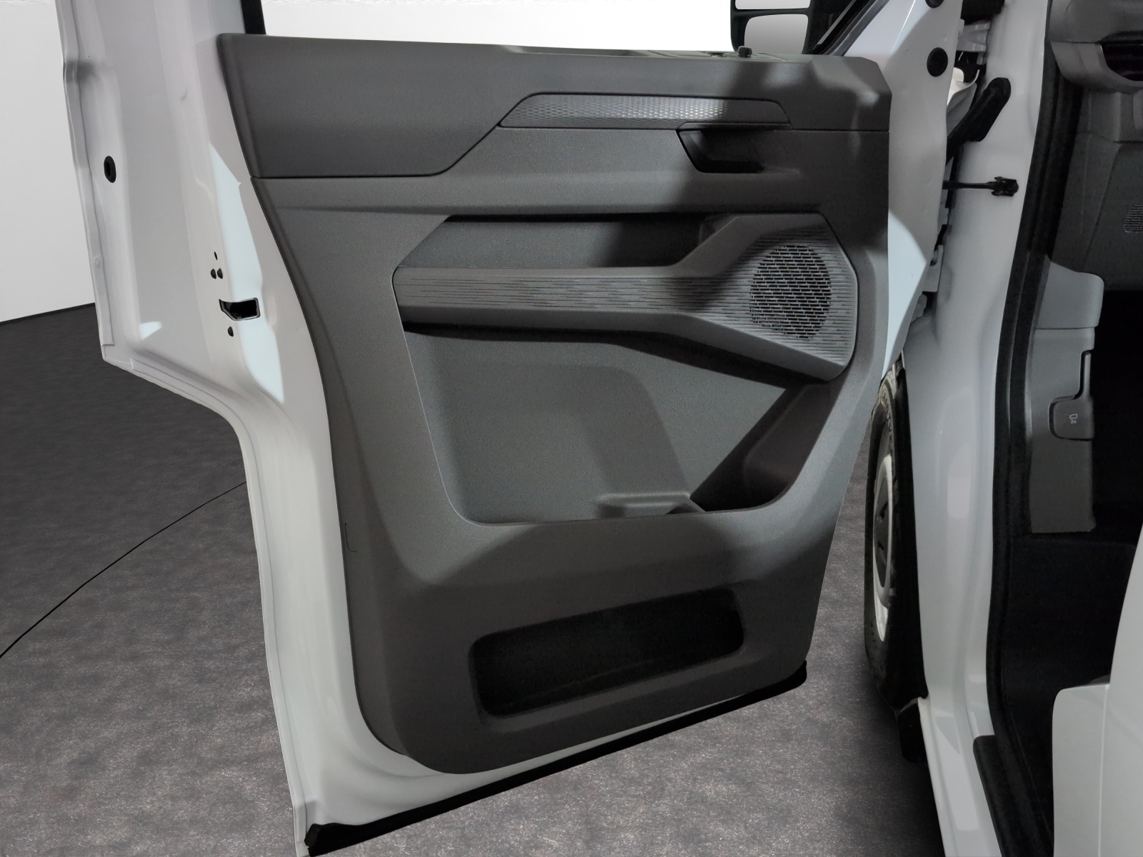 VW Transporter 2.0 TDI Automat-image-13
