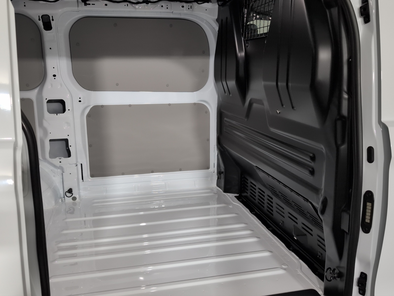 VW Transporter 2.0 TDI Automat-image-8