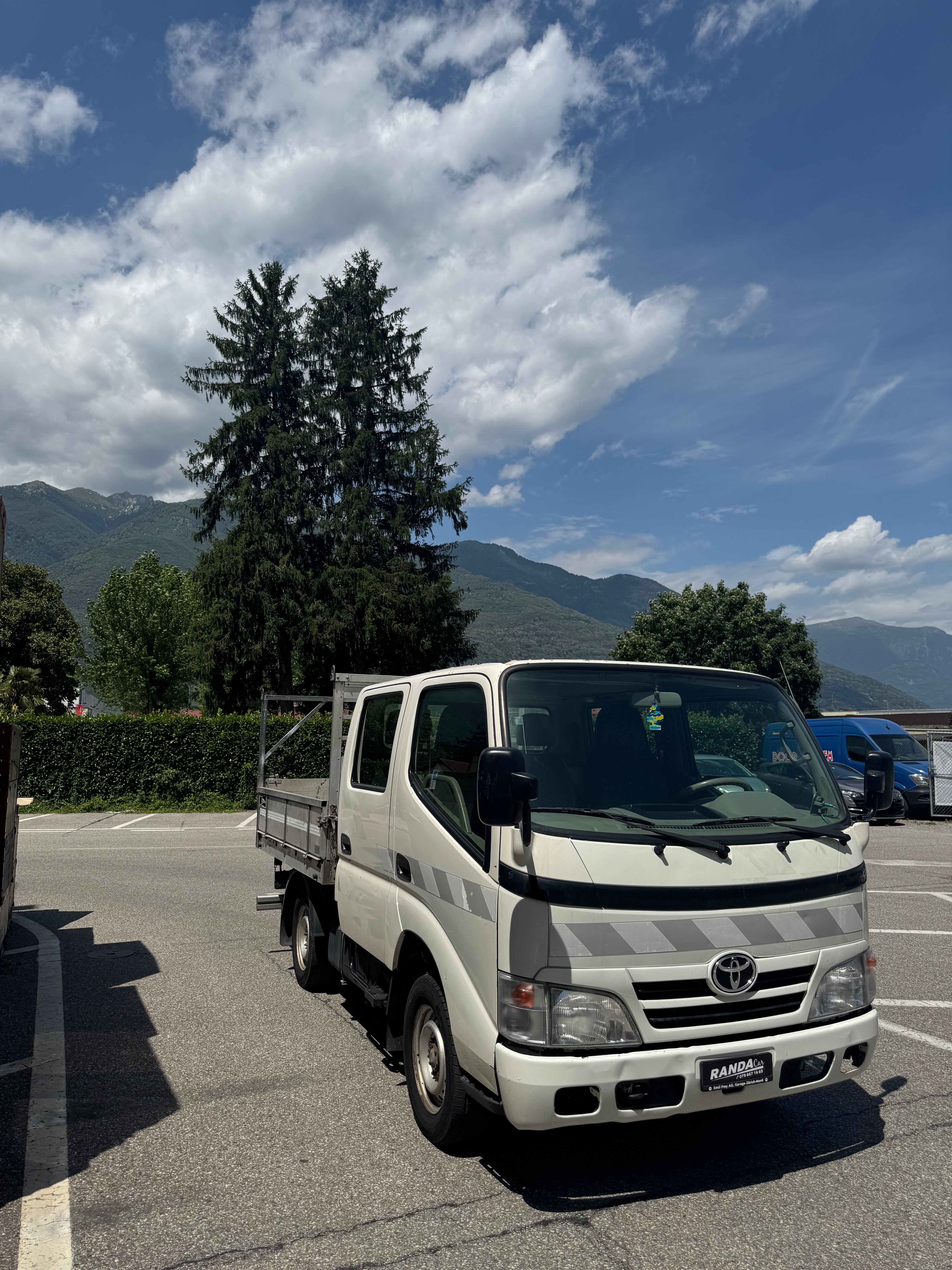 Car photo