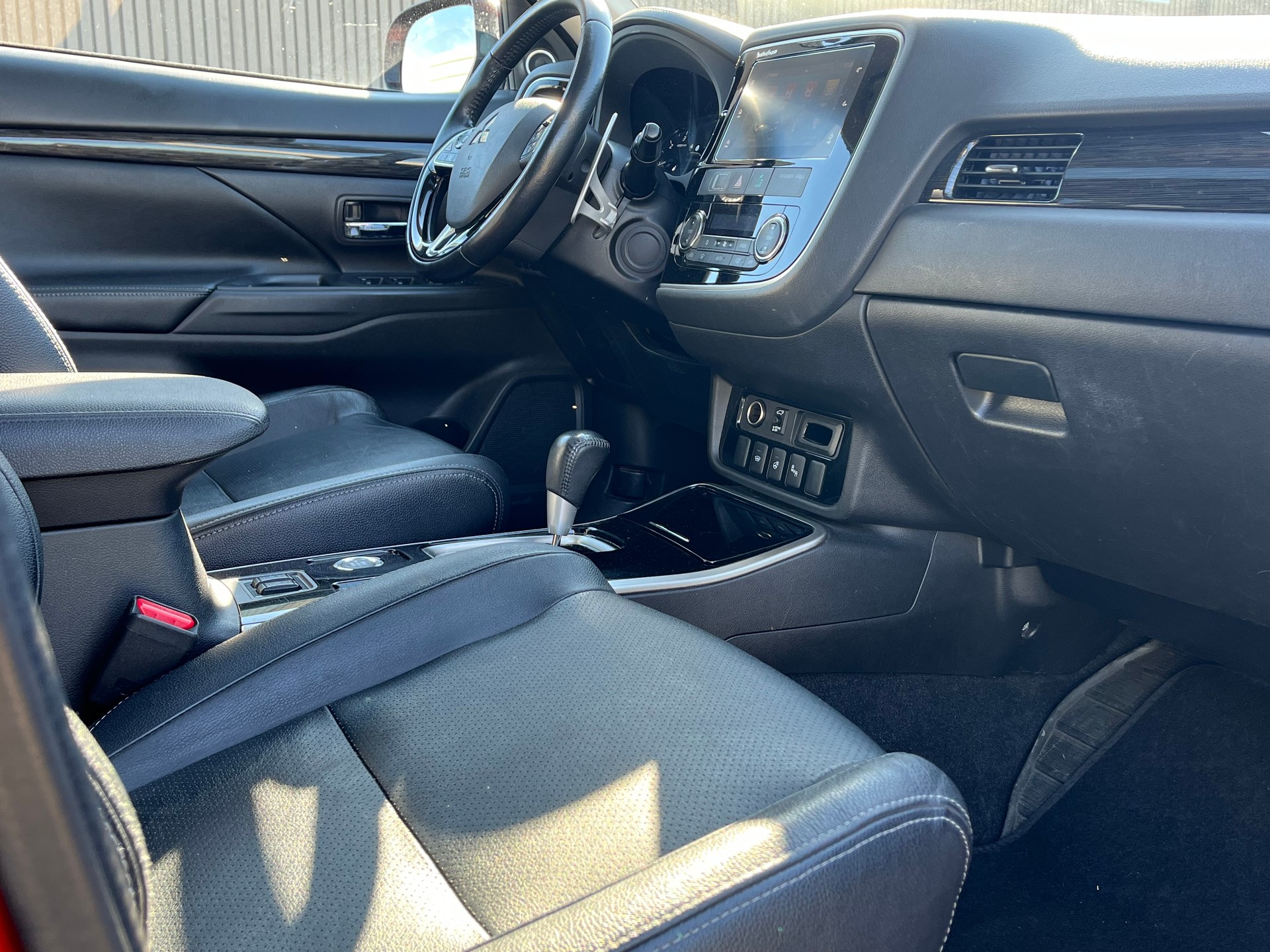MITSUBISHI Outlander 2.2 DID Diamond 4WD Automatic-image-11