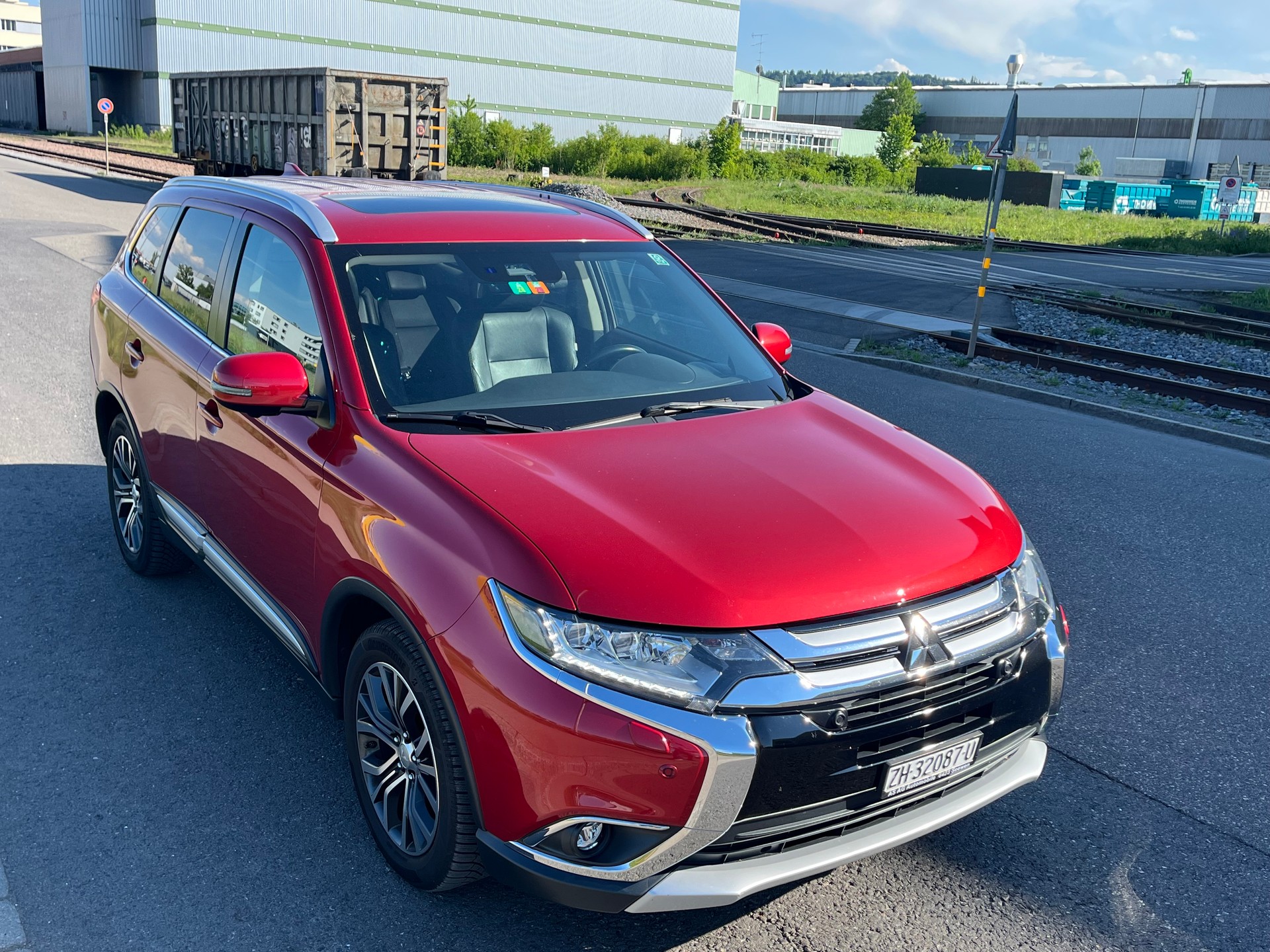 MITSUBISHI Outlander 2.2 DID Diamond 4WD Automatic-image-1