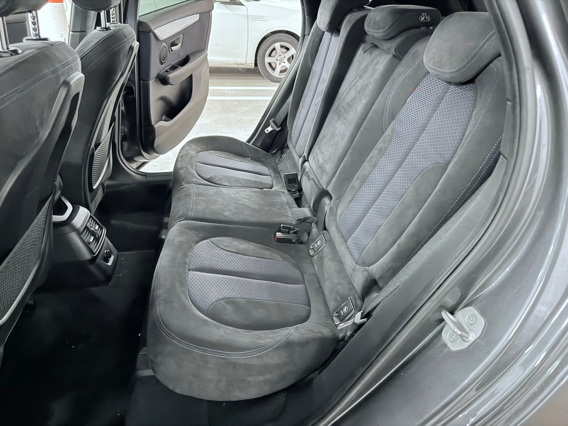 BMW 220d xDrive Active Tourer M Sport Steptronic-image-13